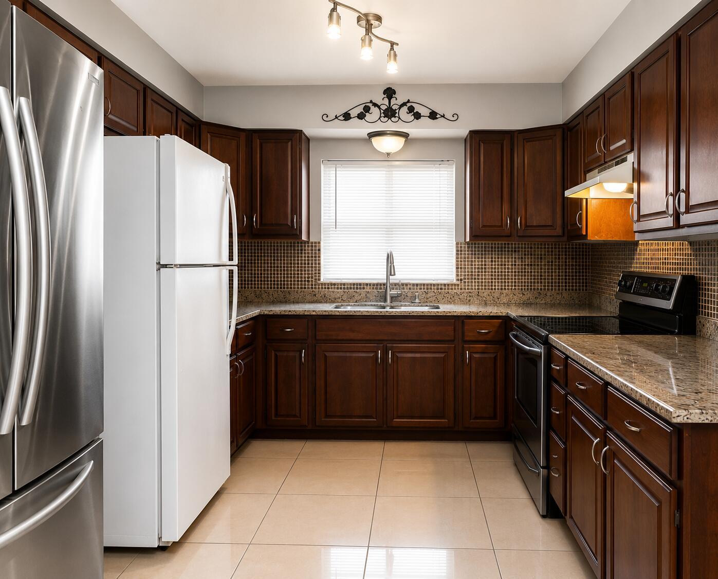 557 W Dayton Circle, Fort Lauderdale, FL 33312, Fort Lauderdale - Photo 3