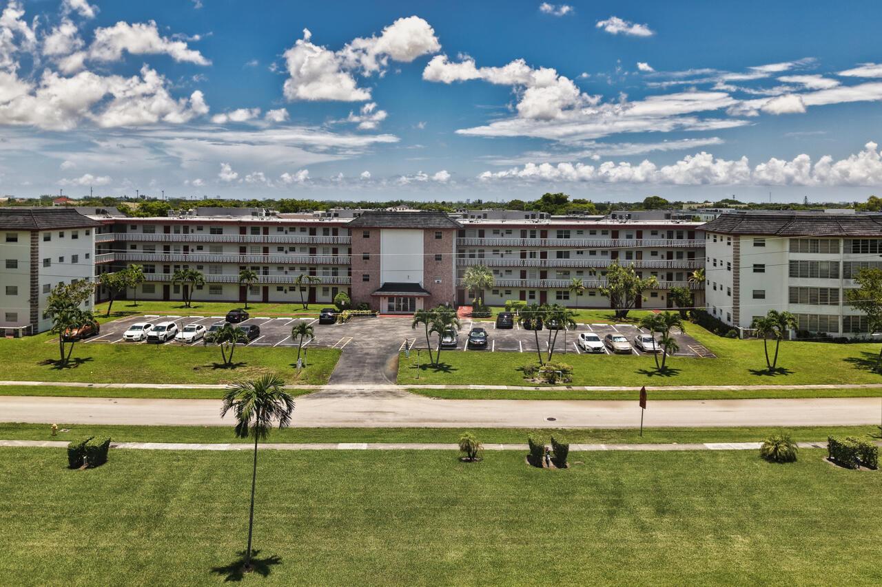 4140 NW 44th Avenue 411, Lauderdale Lakes, FL 33319, Lauderdale Lakes - Photo 3
