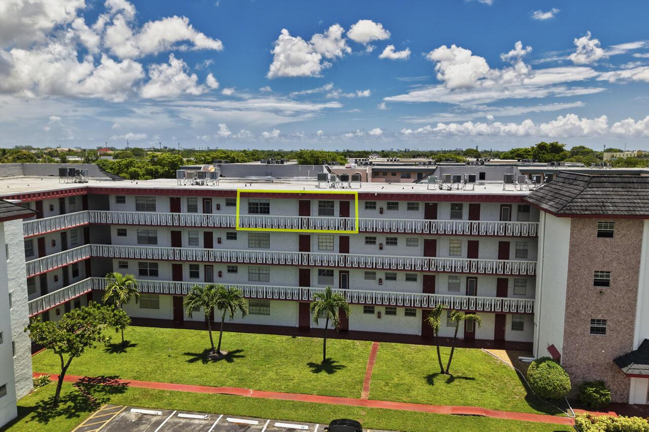 4140 NW 44th Avenue 411, Lauderdale Lakes, FL 33319, Lauderdale Lakes