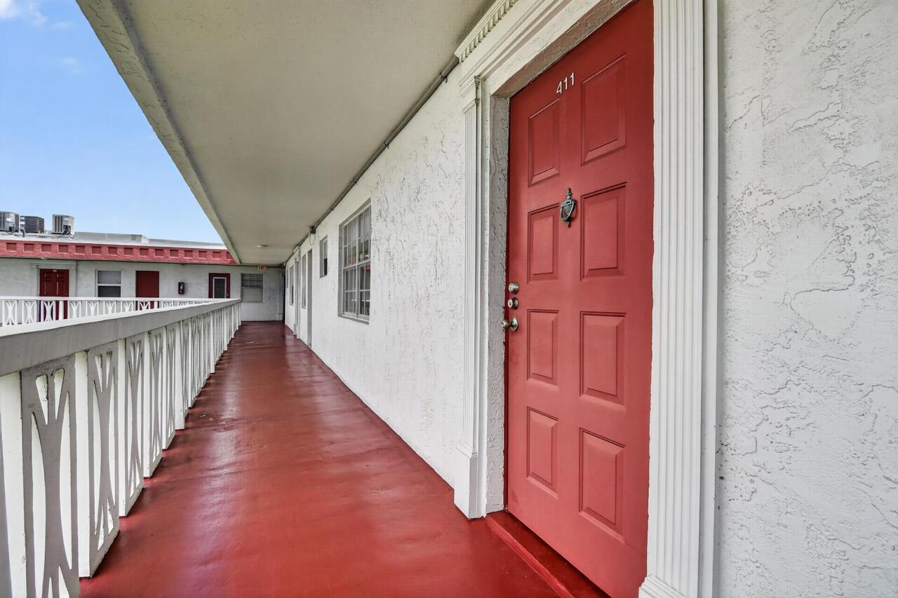 4140 NW 44th Avenue 411, Lauderdale Lakes, FL 33319, Lauderdale Lakes - Photo 4
