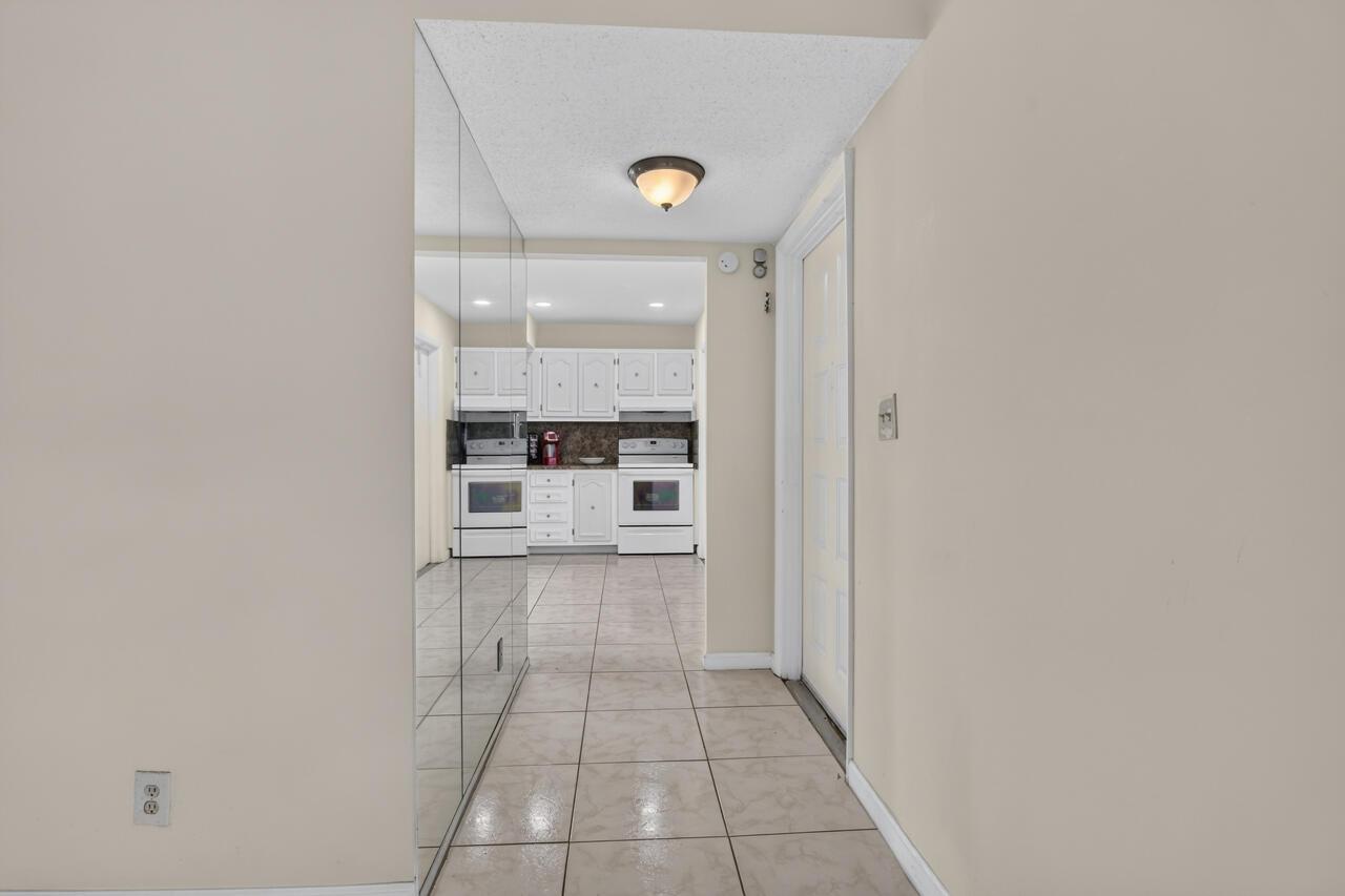 4140 NW 44th Avenue 411, Lauderdale Lakes, FL 33319, Lauderdale Lakes - Photo 5