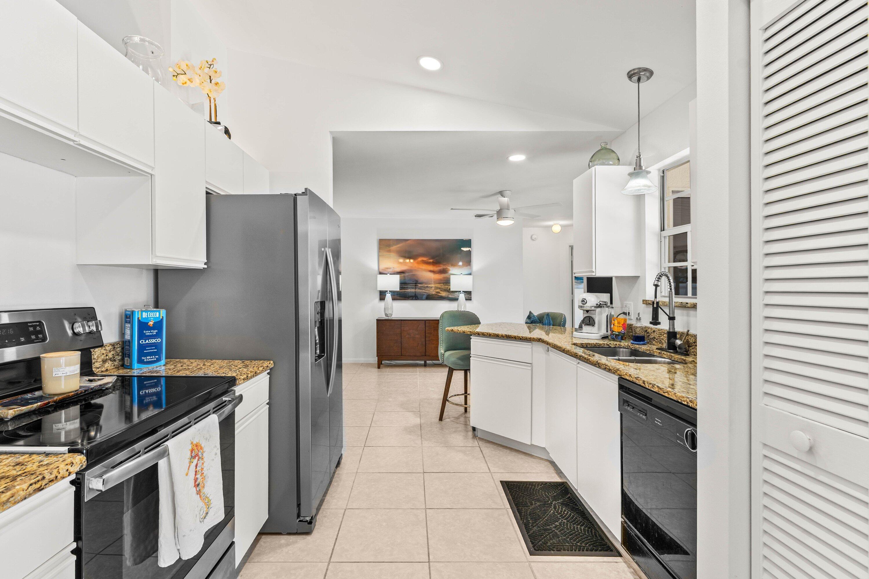 2814 SE Melaleuca Boulevard, Port St. Lucie, FL 34952, Port St. Lucie - Photo 4