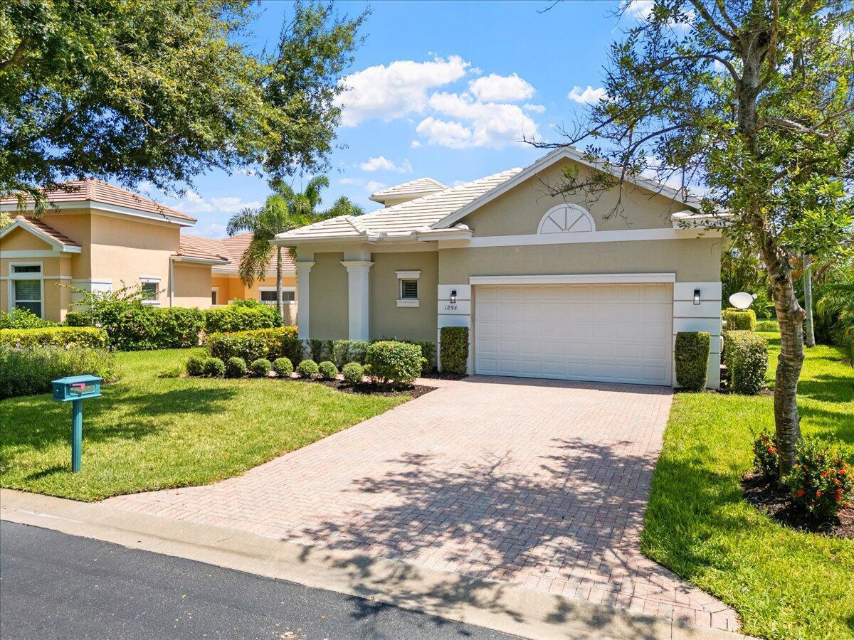 1254 River Reach Drive, Vero Beach, FL 32967, Vero Beach - Photo 2