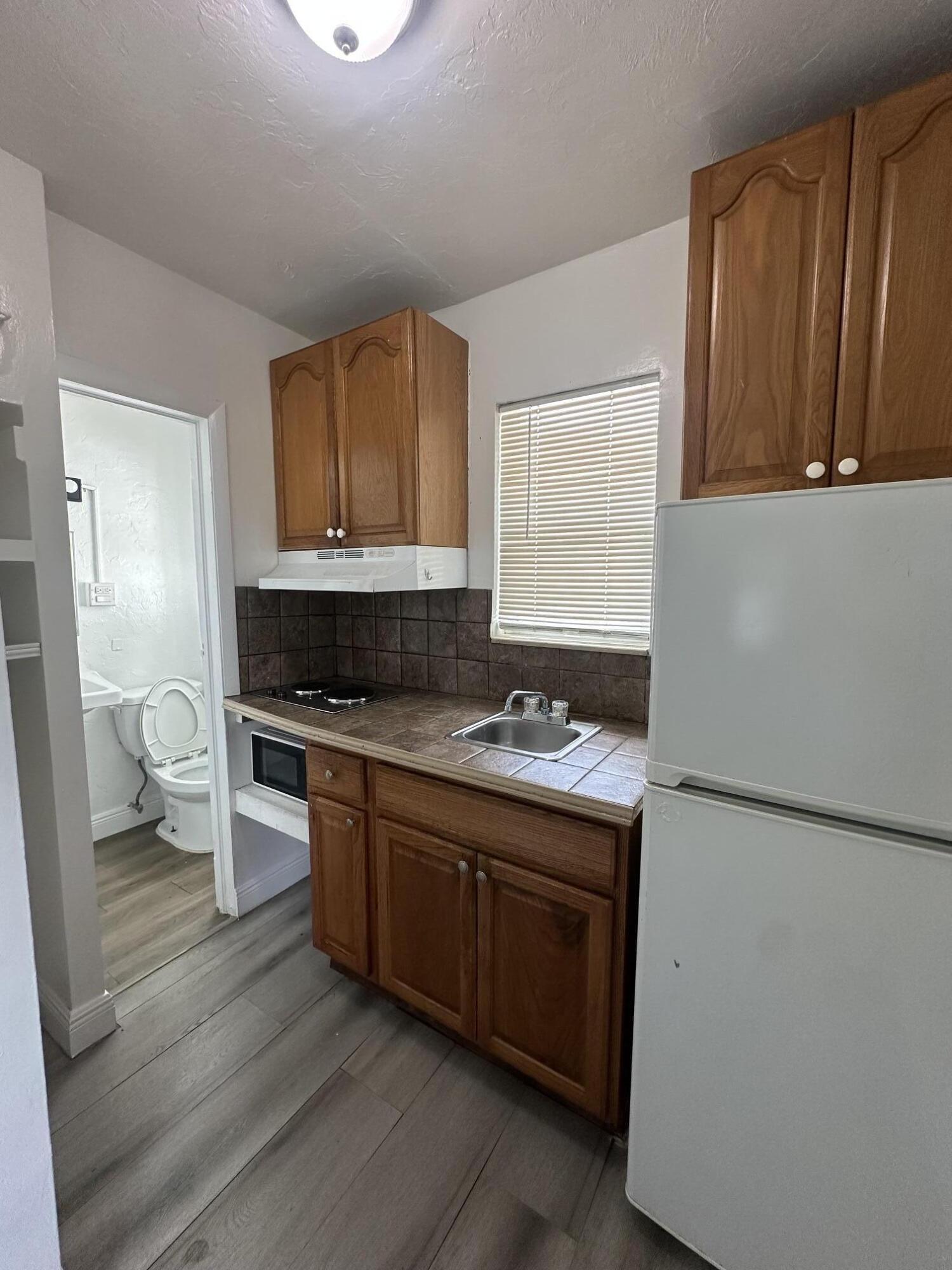 17 Detroit Street 8, Lake Worth, FL 33461, Lake Worth - Photo 4