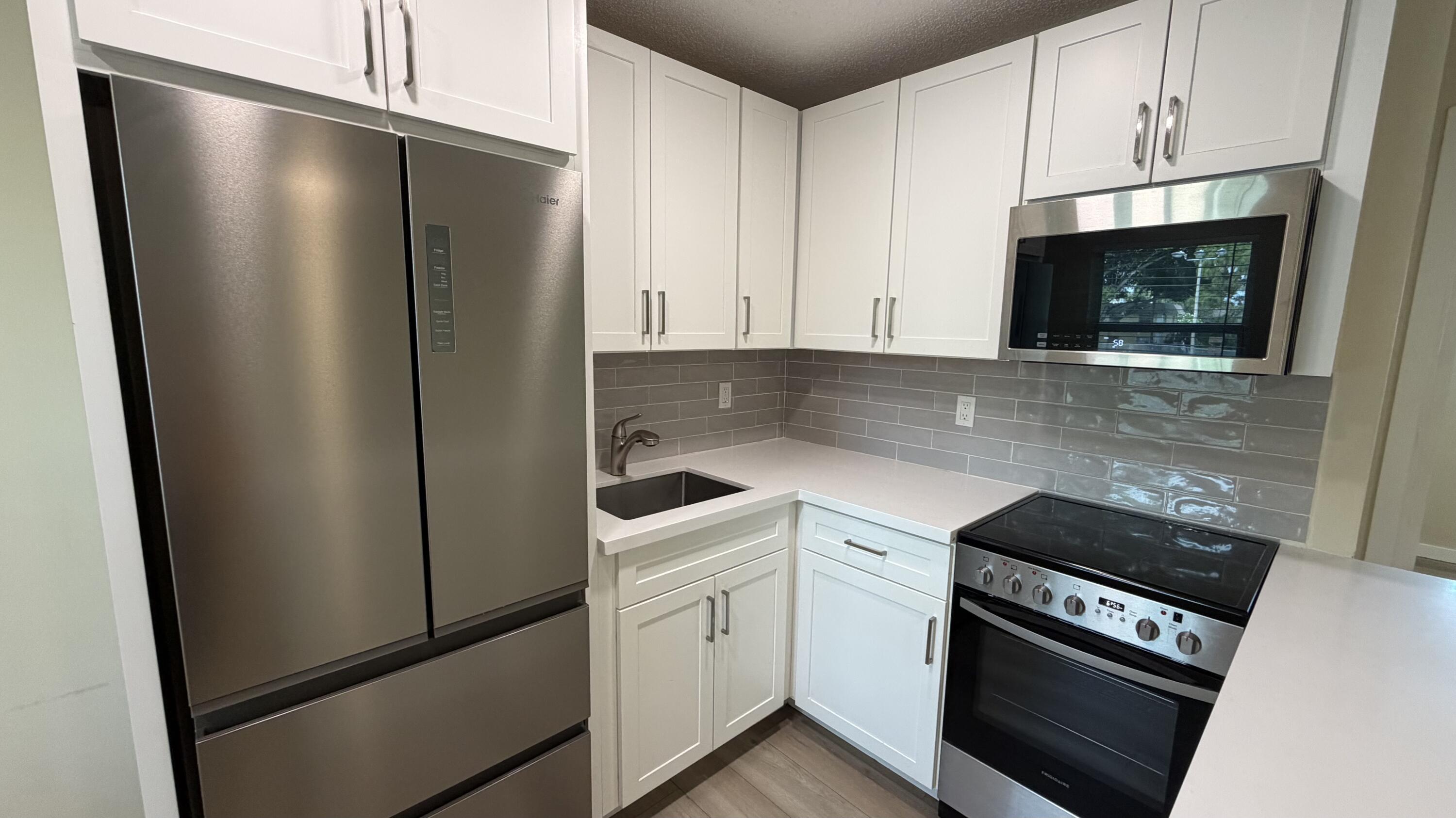 5168 NE 6th Avenue 431, Oakland Park, FL 33334, Oakland Park - Photo 3