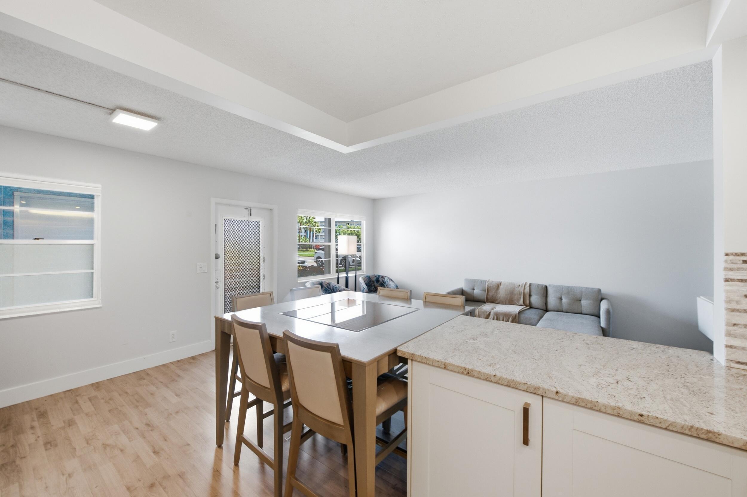1048 Lincoln C, Boca Raton, FL 33434, Boca Raton - Photo 4
