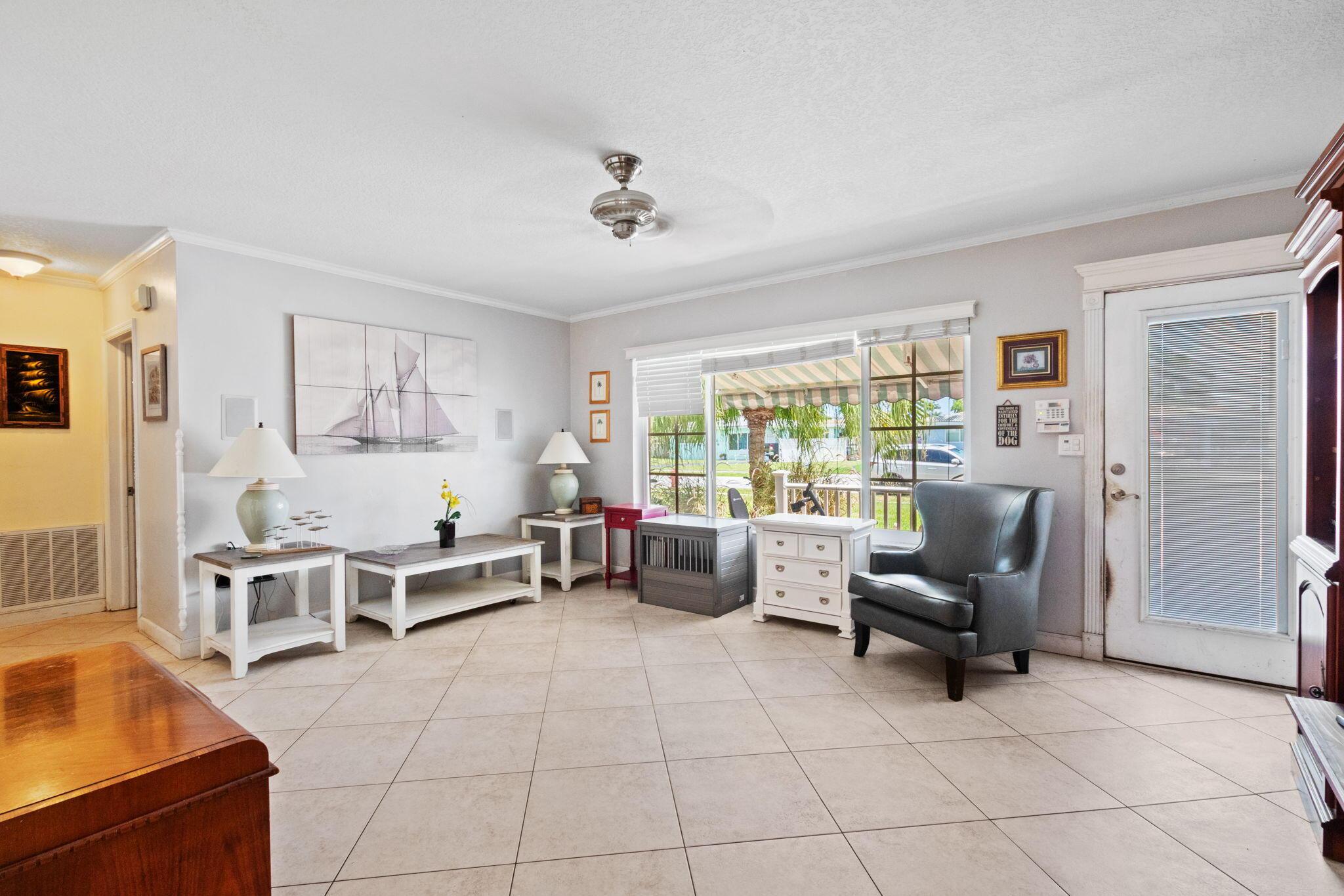349 SW 14th Court, Pompano Beach, FL 33060, Pompano Beach - Photo 4