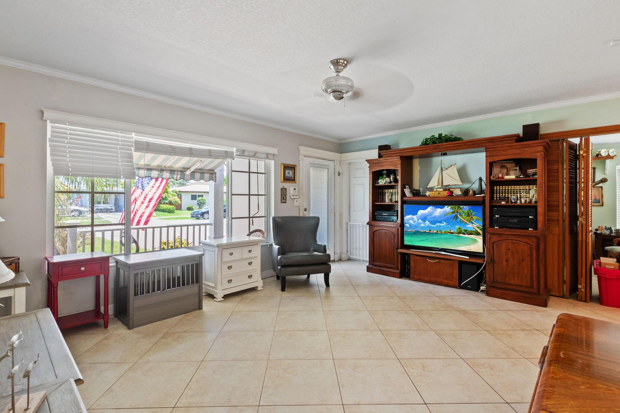 349 SW 14th Court, Pompano Beach, FL 33060, Pompano Beach - Photo 5