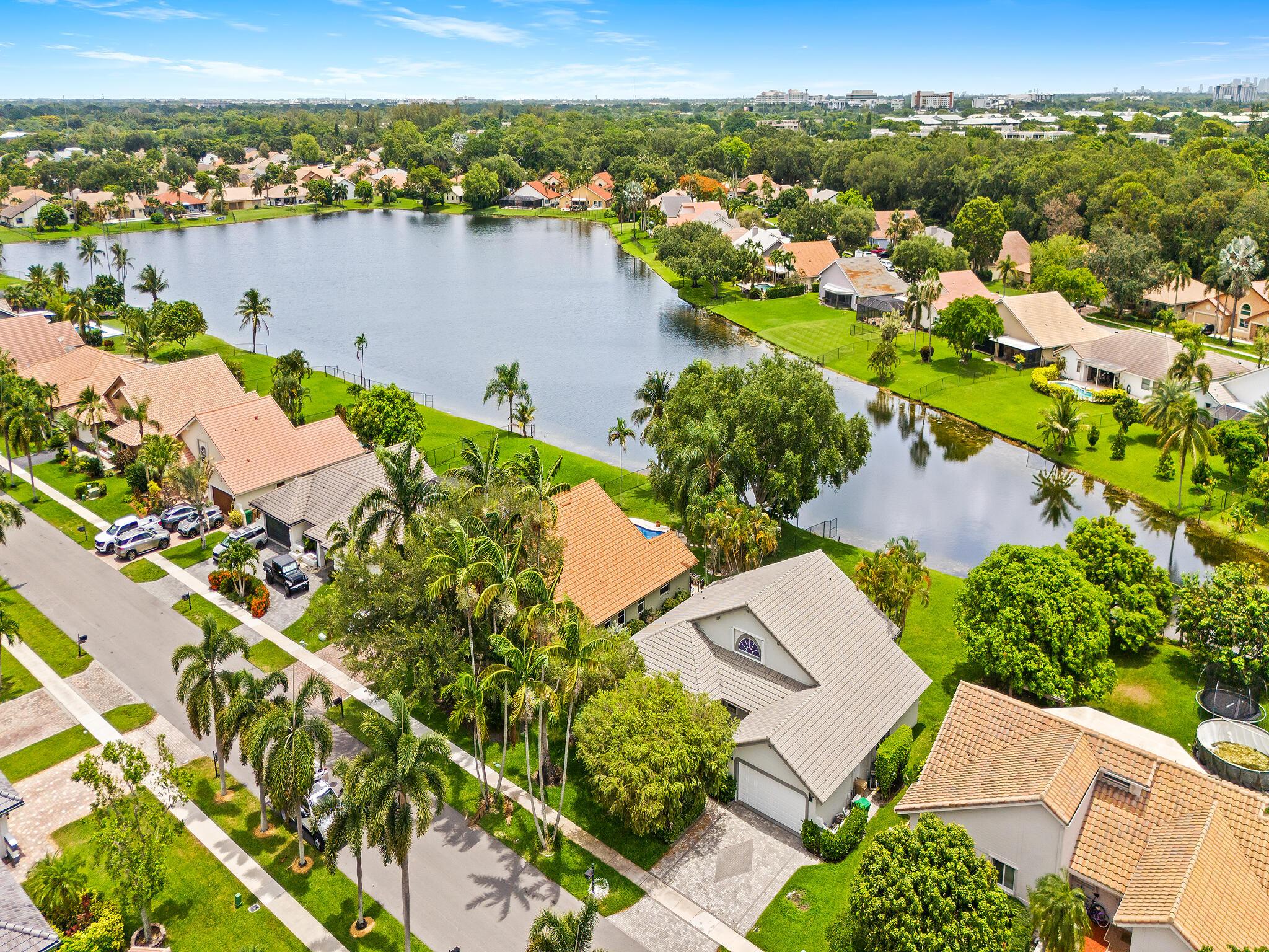 1750 W Oak Knoll Circle, Davie, FL 33324, Davie - Photo 2