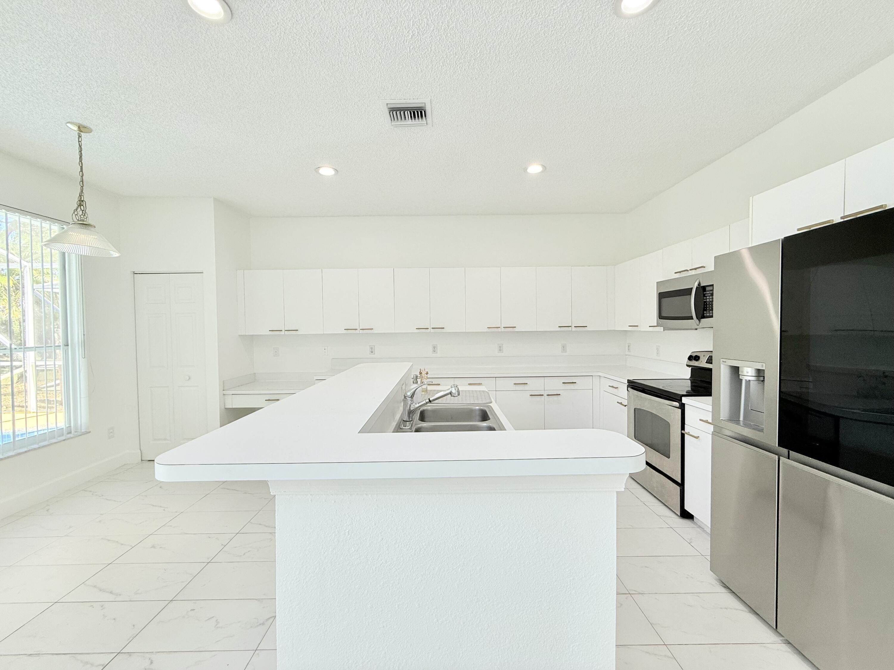10875 Old Bridgeport Lane, Boca Raton, FL 33498, Boca Raton - Photo 3