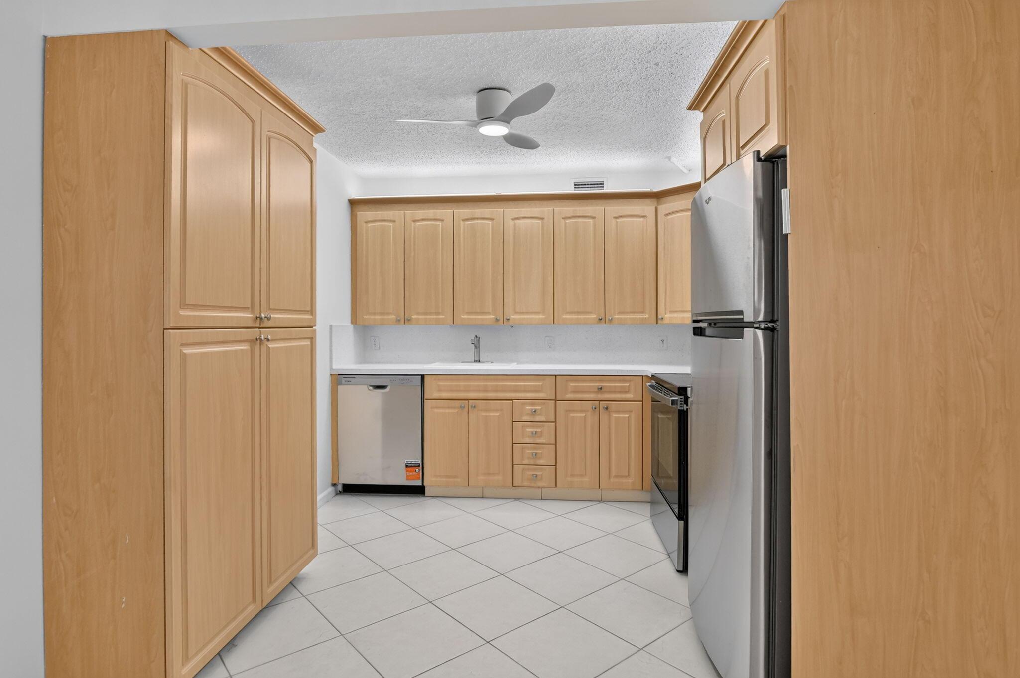 3057 Yarmouth C, Boca Raton, FL 33434, Boca Raton - Photo 3