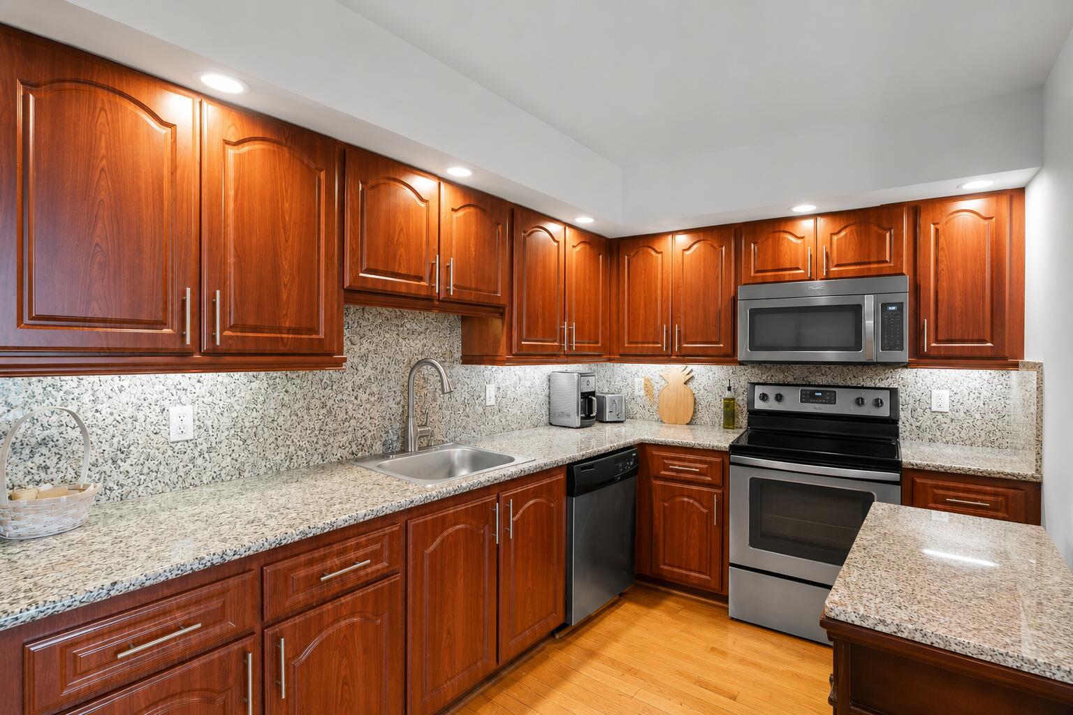 625 Oaks Drive 405, Pompano Beach, FL 33069, Pompano Beach - Photo 3