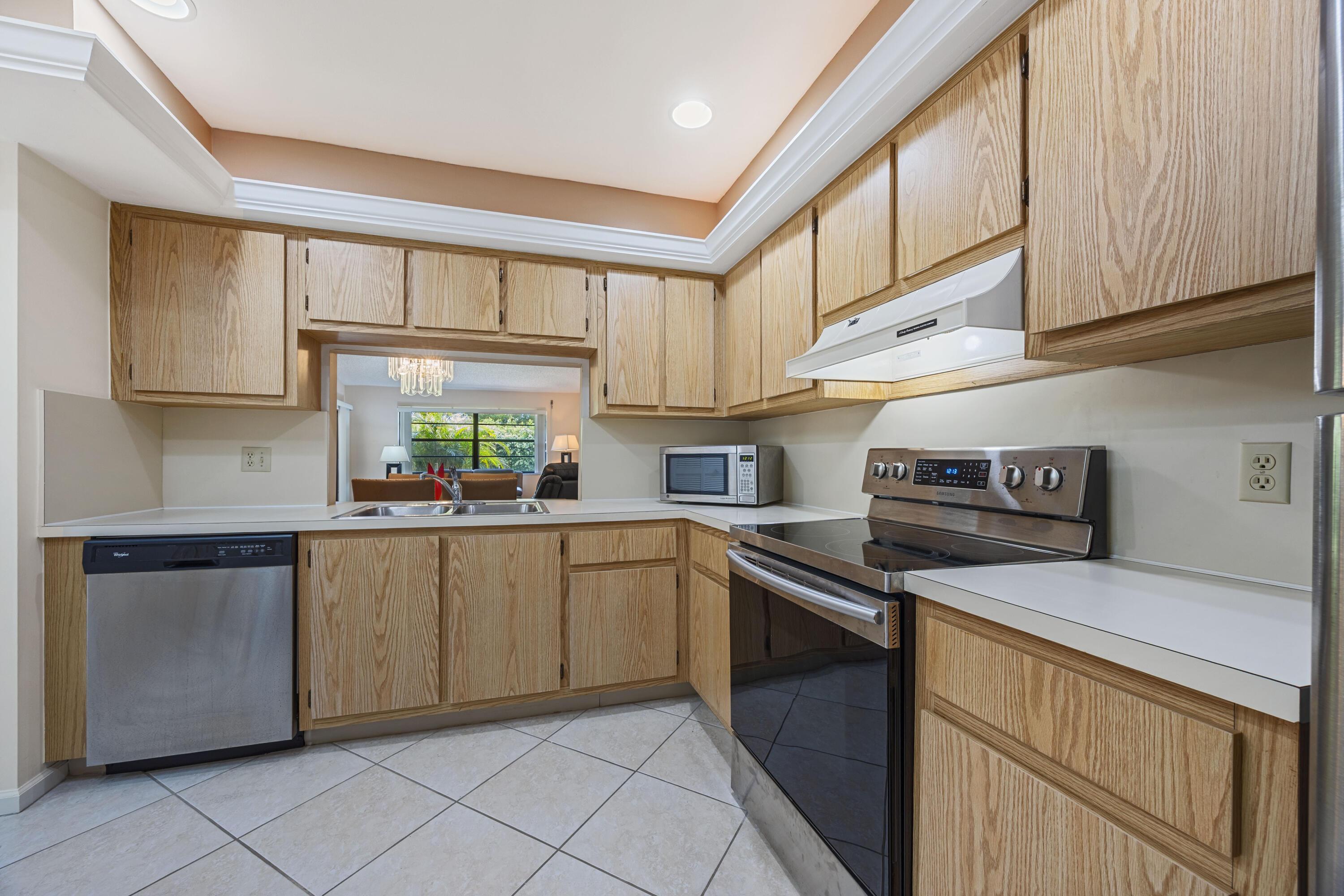 9 Ridge Pointe Drive D, Boynton Beach, FL 33435, Boynton Beach - Photo 4
