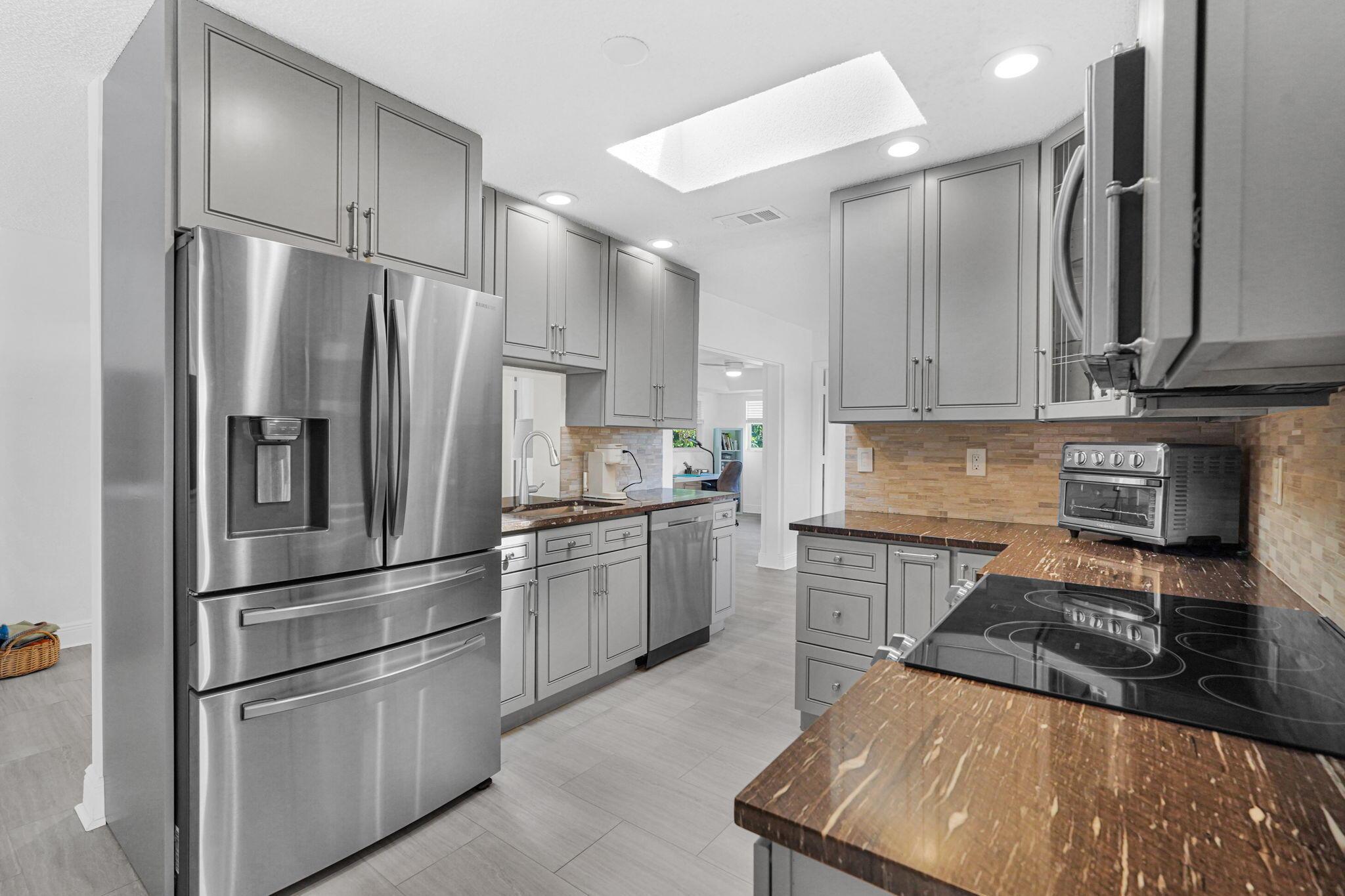 1050 NW 73rd Terrace, Margate, FL 33063, Margate - Photo 3