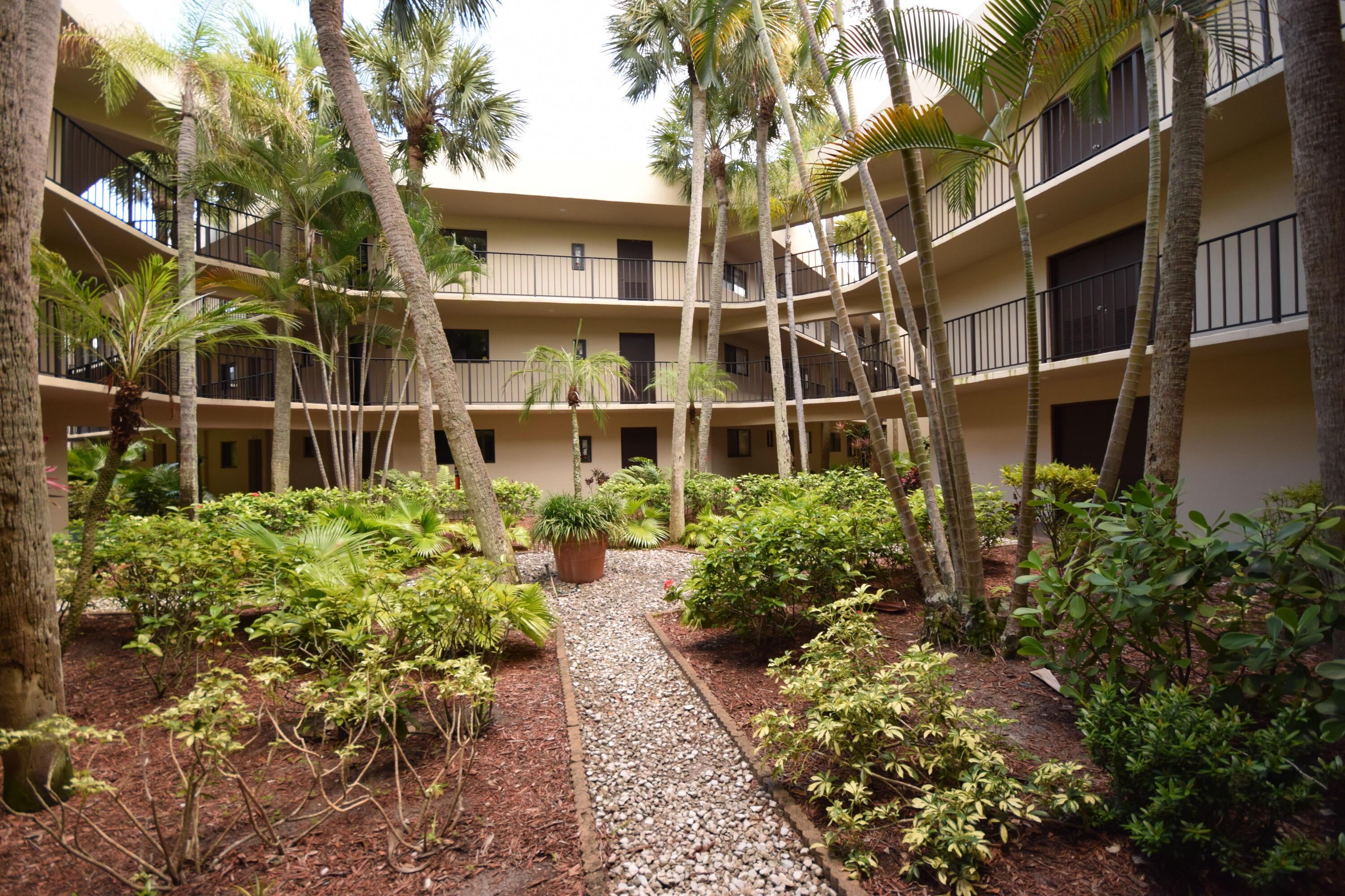 5220 Las Verdes Circle 220, Delray Beach, FL 33484, Delray Beach