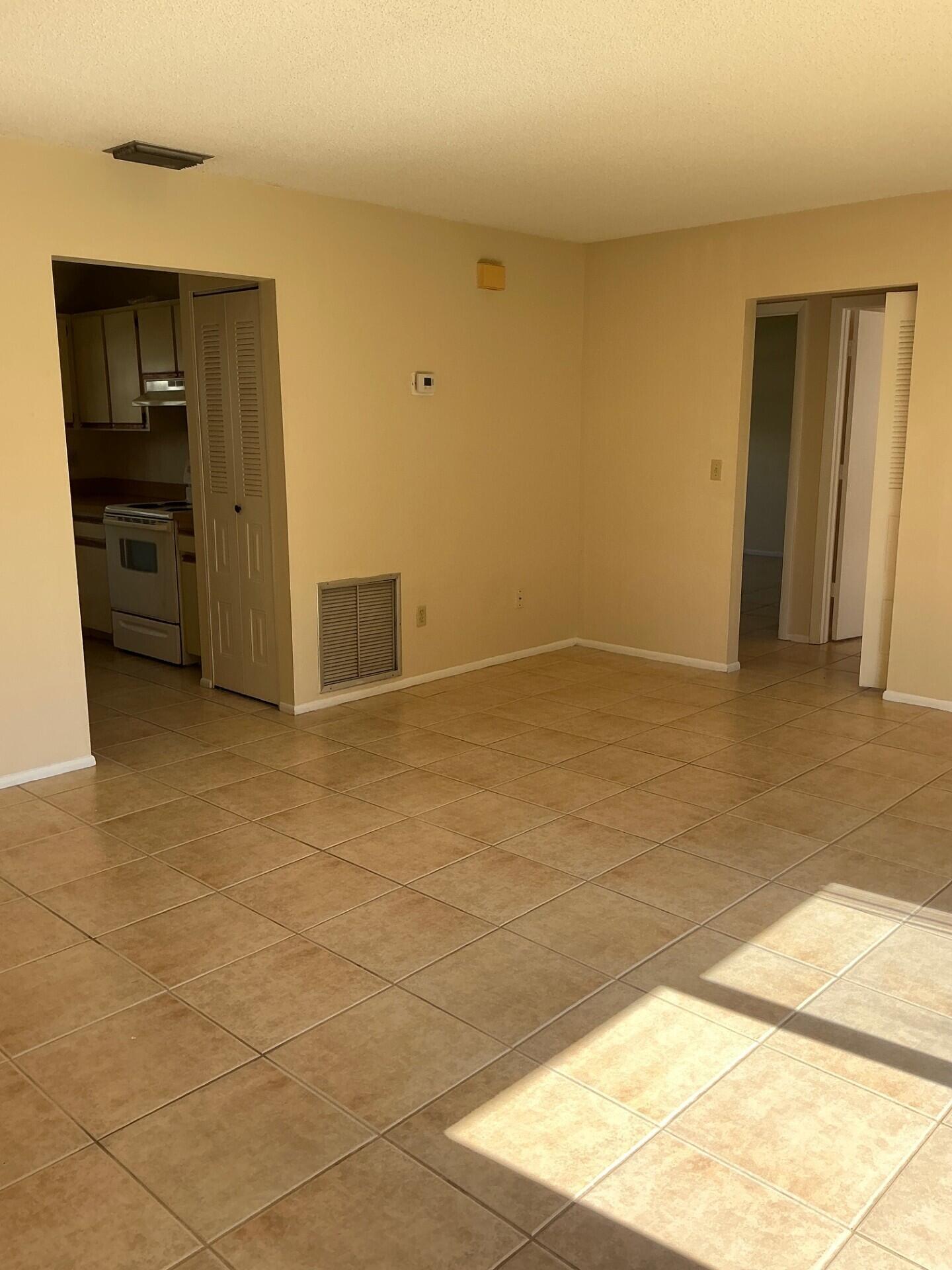 1537 SE Arenson Lane, Port St. Lucie, FL 34952, Port St. Lucie - Photo 4