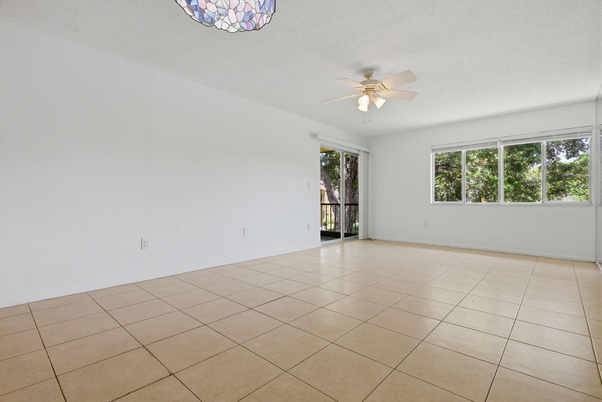 824 SW 9th Street Circle 201, Boca Raton, FL 33486, Boca Raton - Photo 2