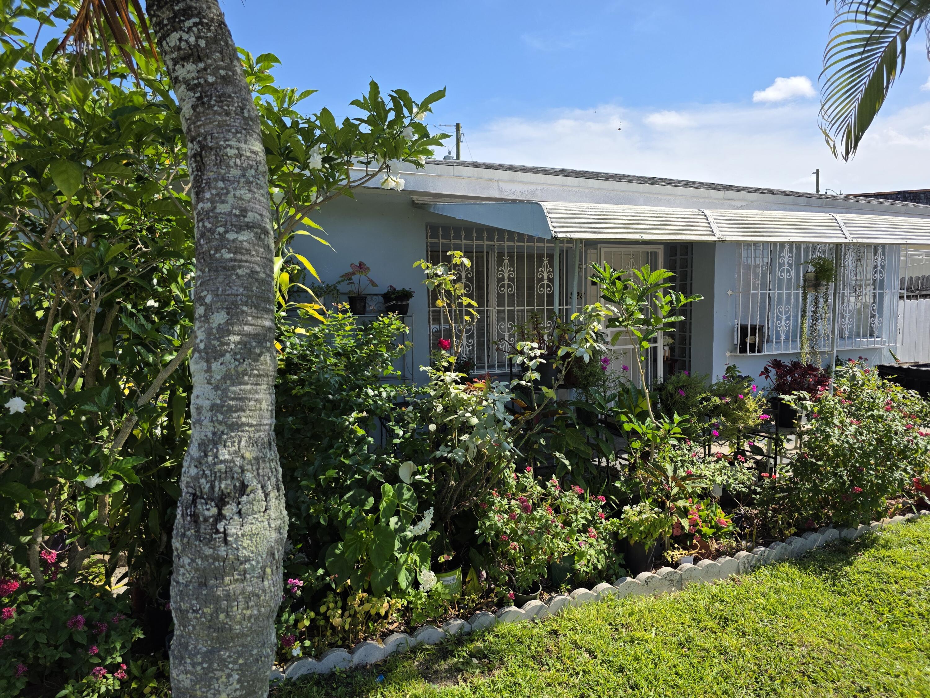 528 49th Street, West Palm Beach, FL 33407, West Palm Beach - Photo 2