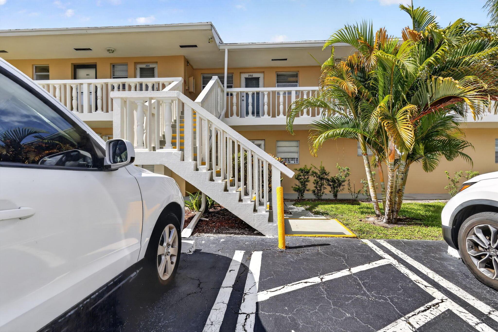 2182 NE 1st Way 202, Boynton Beach, FL 33435, Boynton Beach - Photo 3