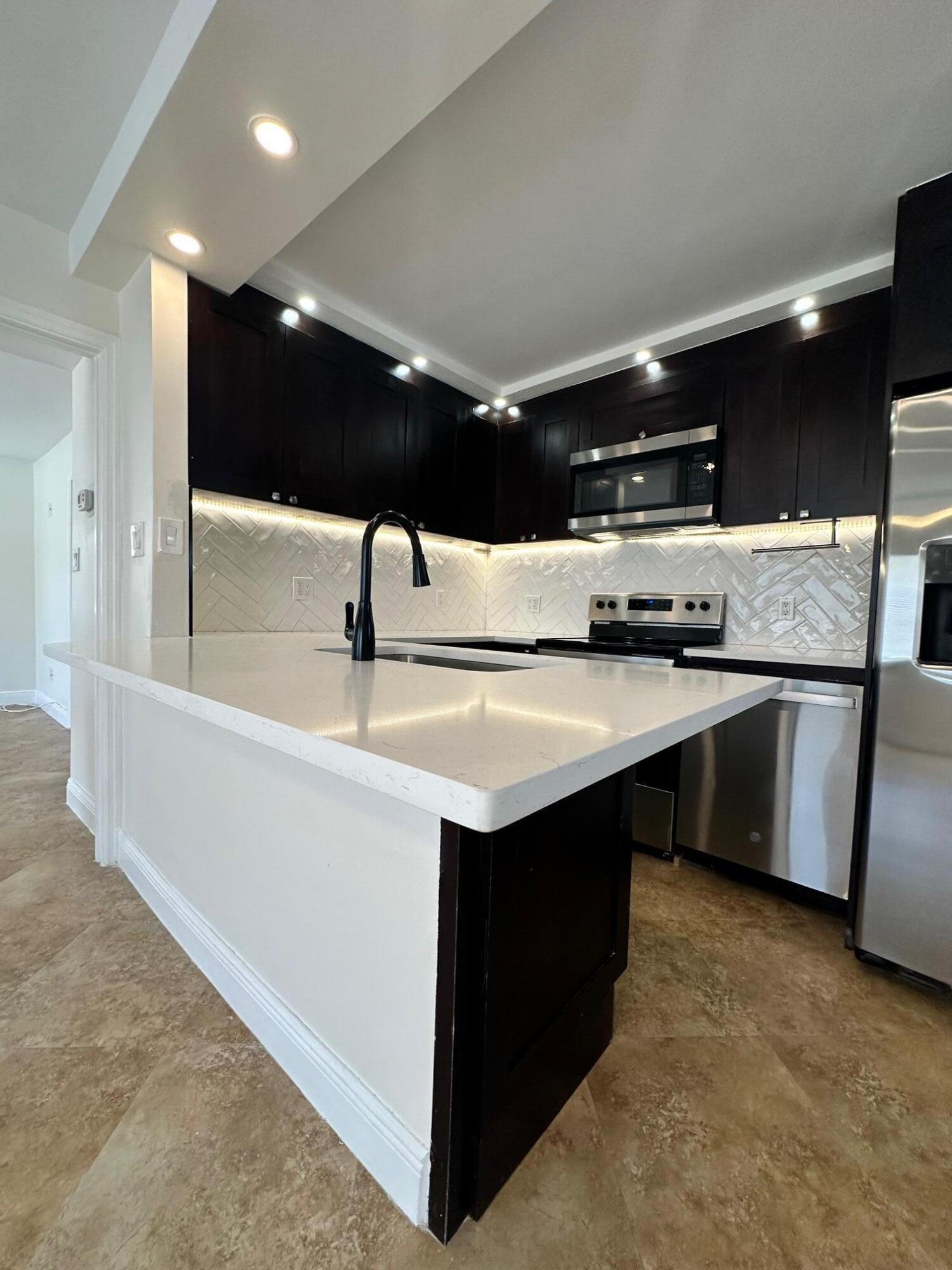 1501 NE 7th Avenue 1, Fort Lauderdale, FL 33304, Fort Lauderdale - Photo 2