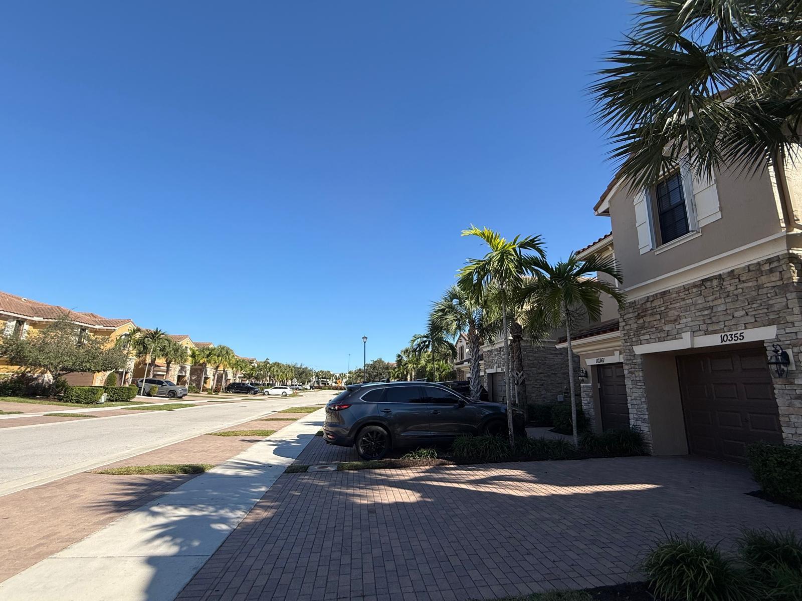 10355 Wellington Parc Drive, Wellington, FL 33449, Wellington - Photo 3