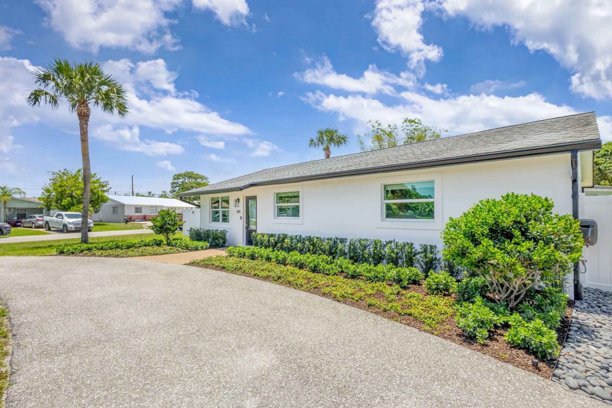 204 W Whitney Drive, Jupiter, FL 33458, Jupiter - Photo 3
