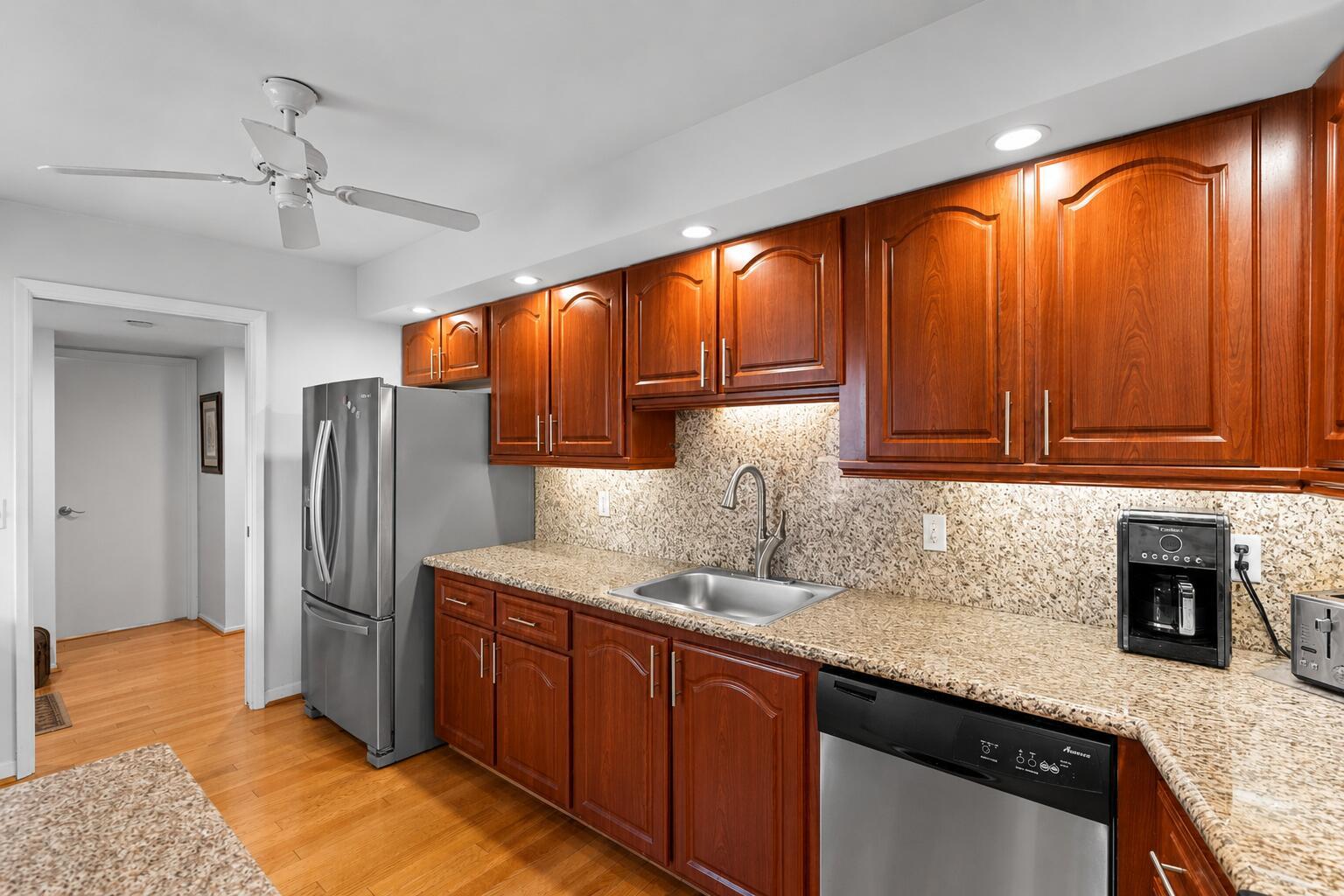 625 Oaks Drive 405, Pompano Beach, FL 33069, Pompano Beach - Photo 4