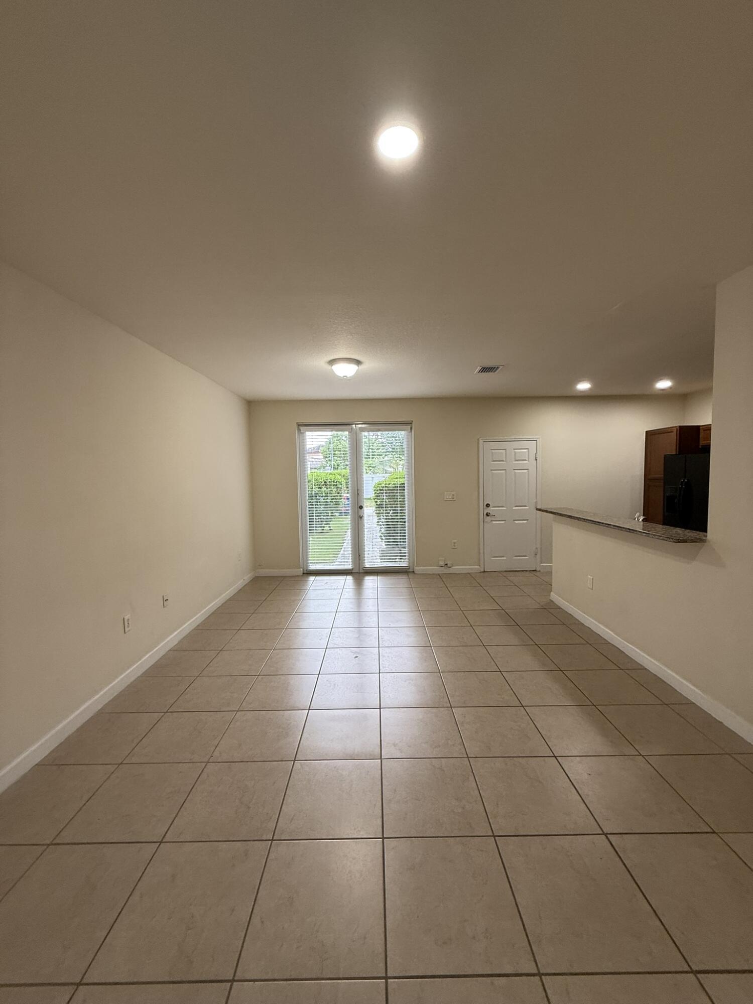 17093 SW 93rd Street 17093, Miami, FL 33196, Miami - Photo 4