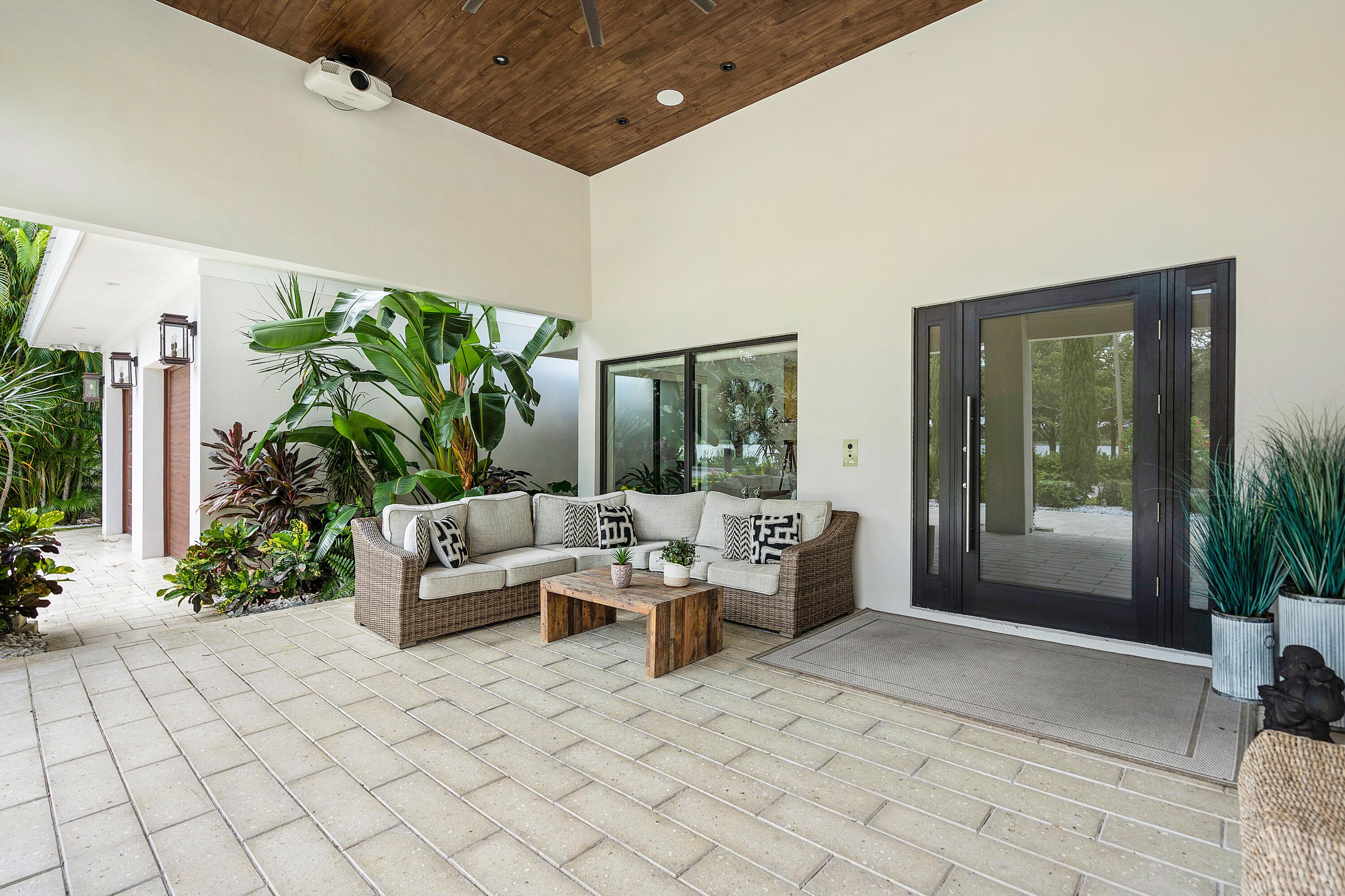 1117 Lake Drive, Delray Beach, FL 33444, Delray Beach - Photo 4