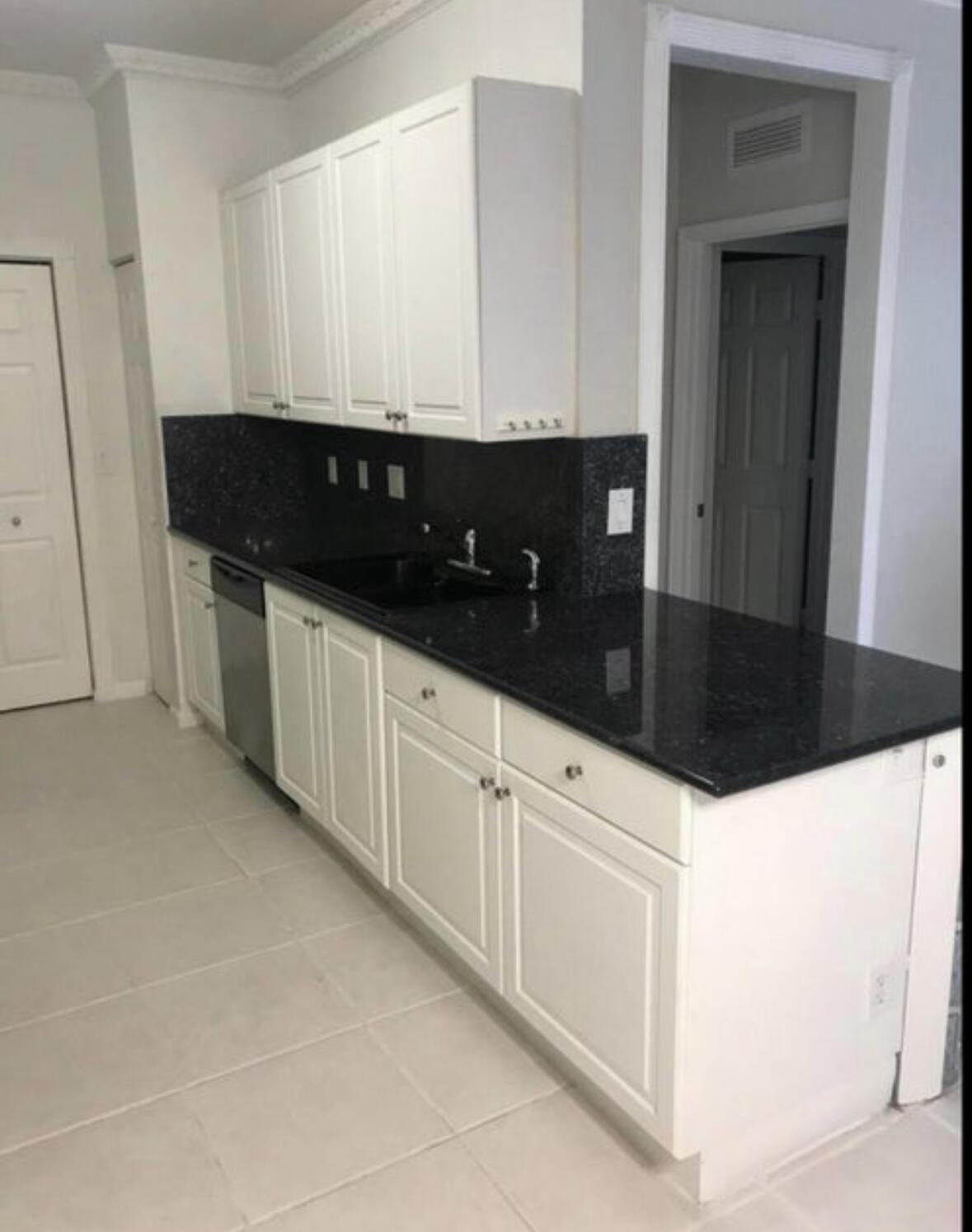 3545 Forest Hill Boulevard 2, Palm Springs, FL 33406, Palm Springs - Photo 3