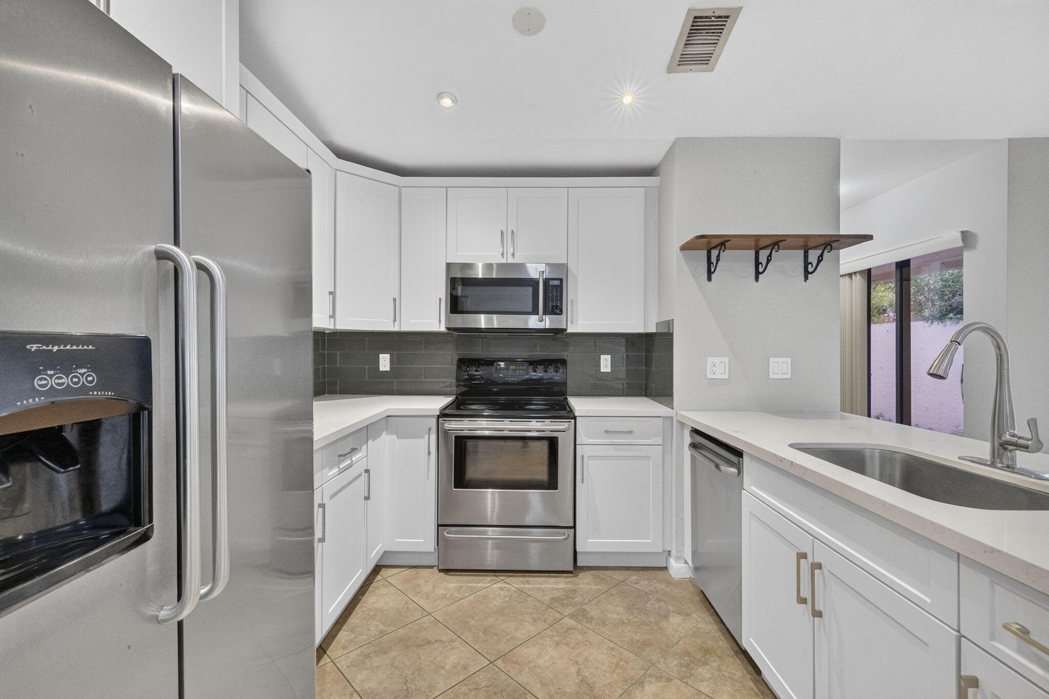 3076 S Oakland Forest Drive 503, Oakland Park, FL 33309, Oakland Park - Photo 3