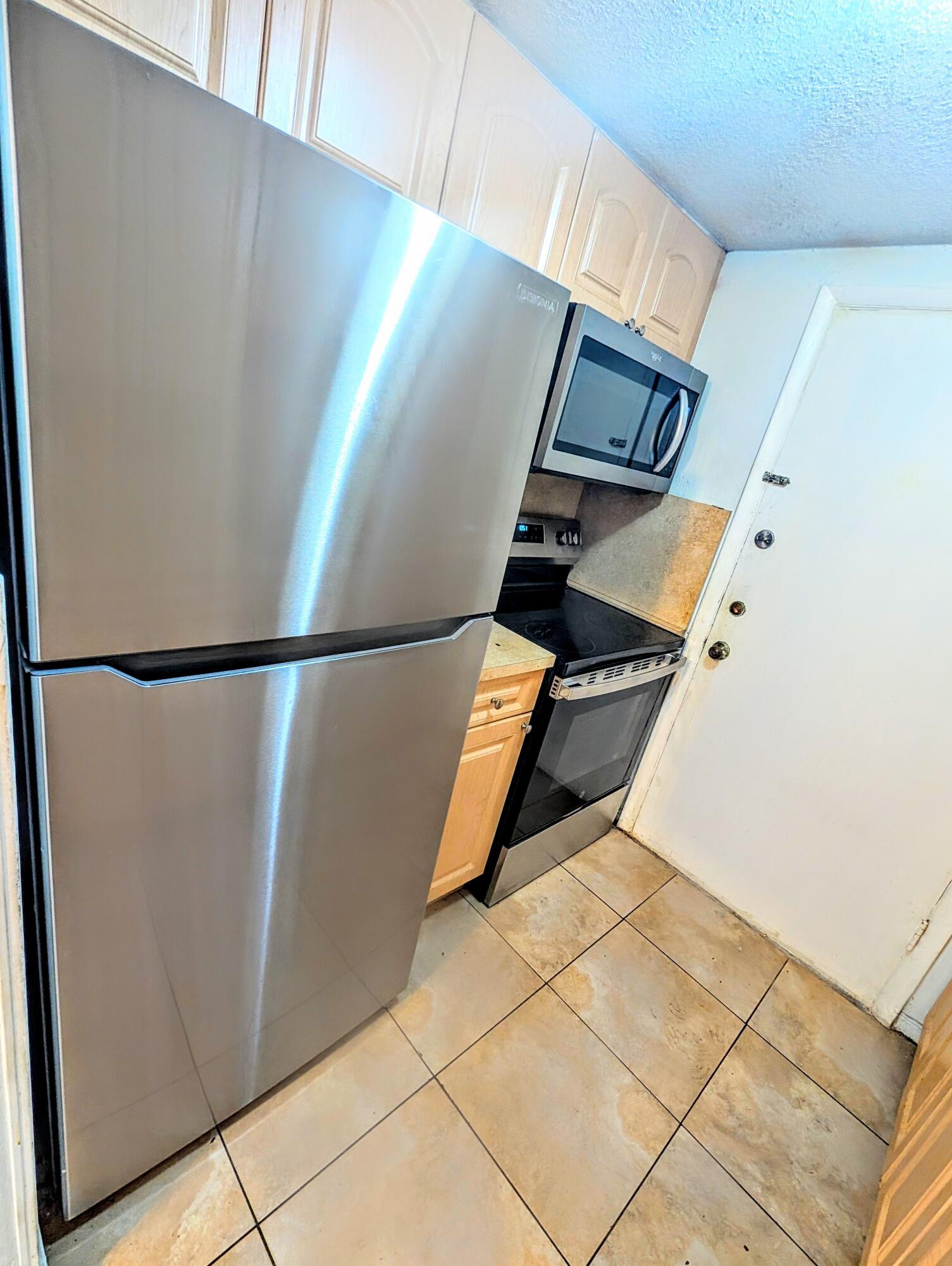 680 Miller Drive W103, Miami Springs, FL 33166, Miami Springs - Photo 3