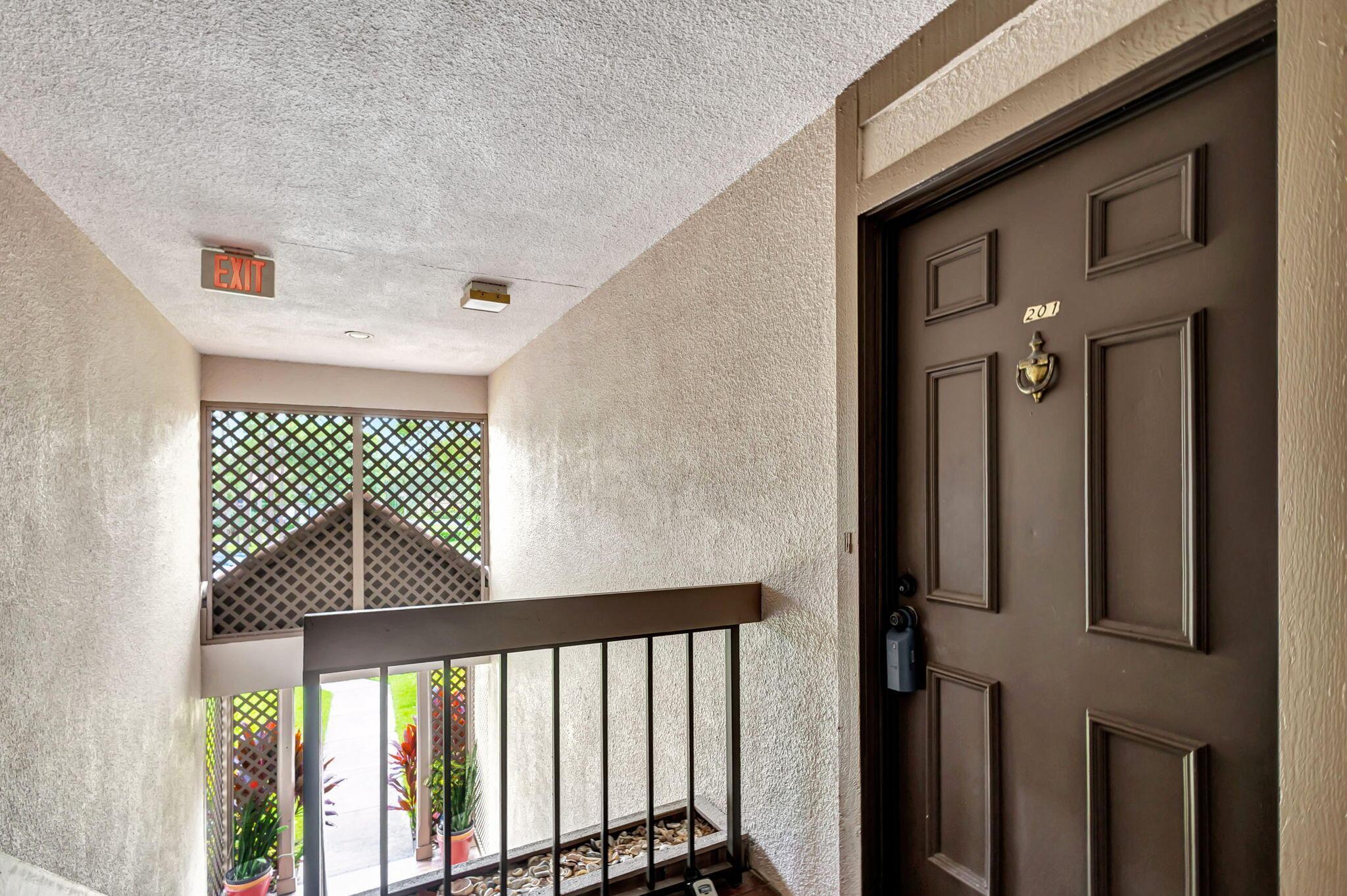 1109 Duncan Circle 201, Palm Beach Gardens, FL 33418, Palm Beach Gardens - Photo 3