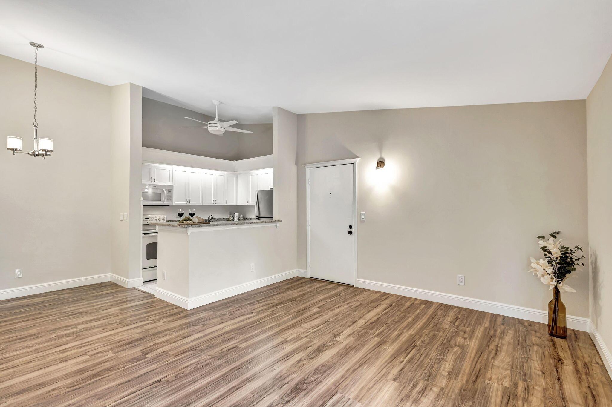 1109 Duncan Circle 201, Palm Beach Gardens, FL 33418, Palm Beach Gardens - Photo 4
