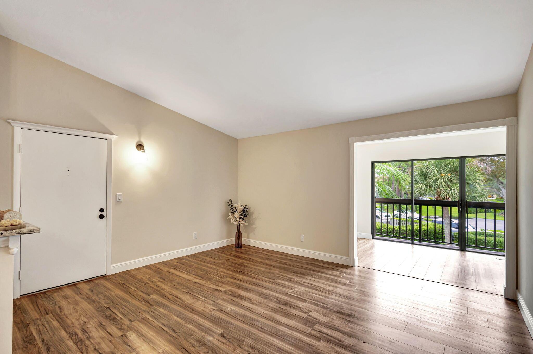 1109 Duncan Circle 201, Palm Beach Gardens, FL 33418, Palm Beach Gardens - Photo 5
