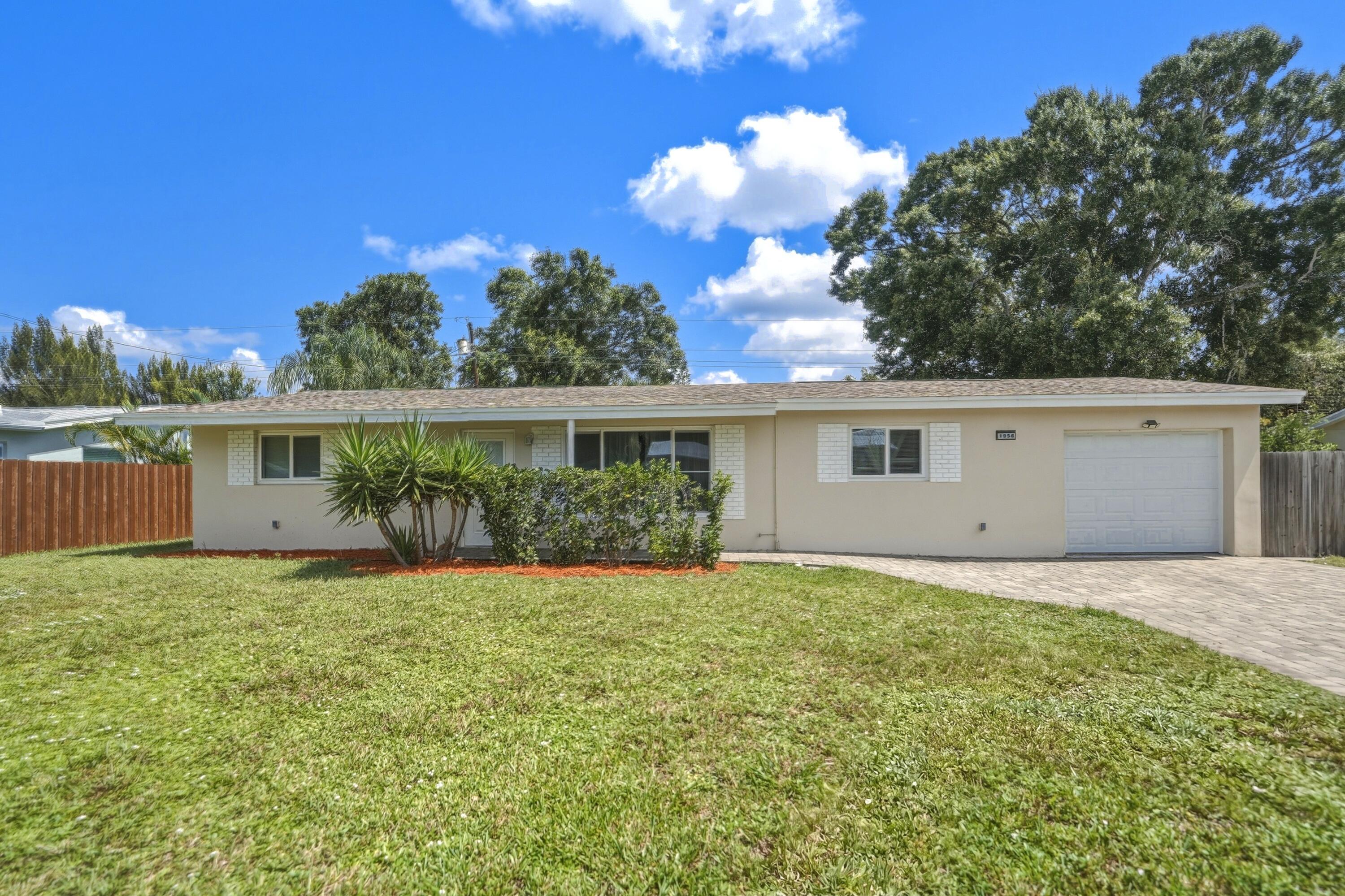 1956 SW 1st Place SW, Vero Beach, FL 32962, Vero Beach - Photo 3