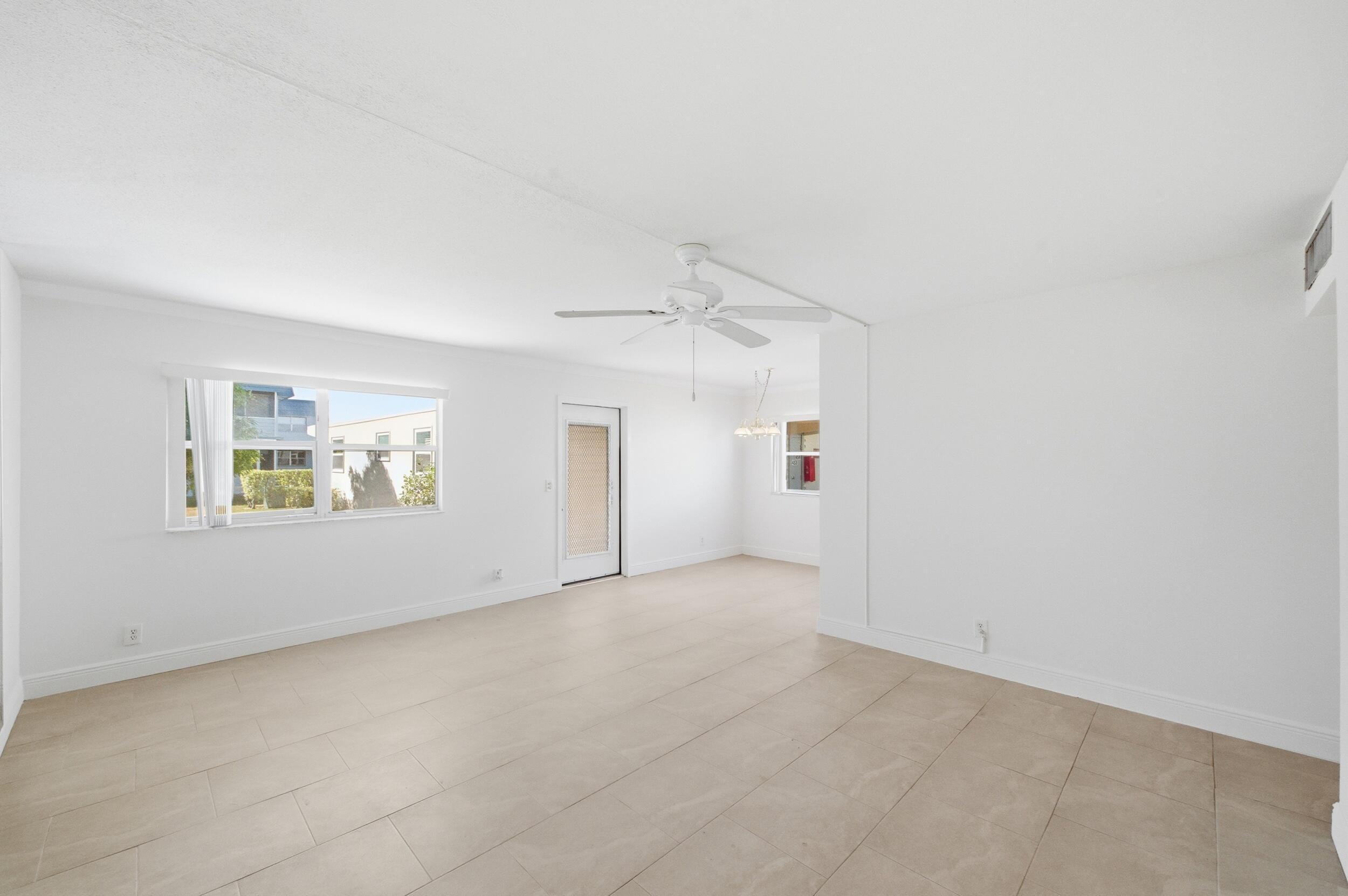 452 Brittany J, Delray Beach, FL 33446, Delray Beach - Photo 4
