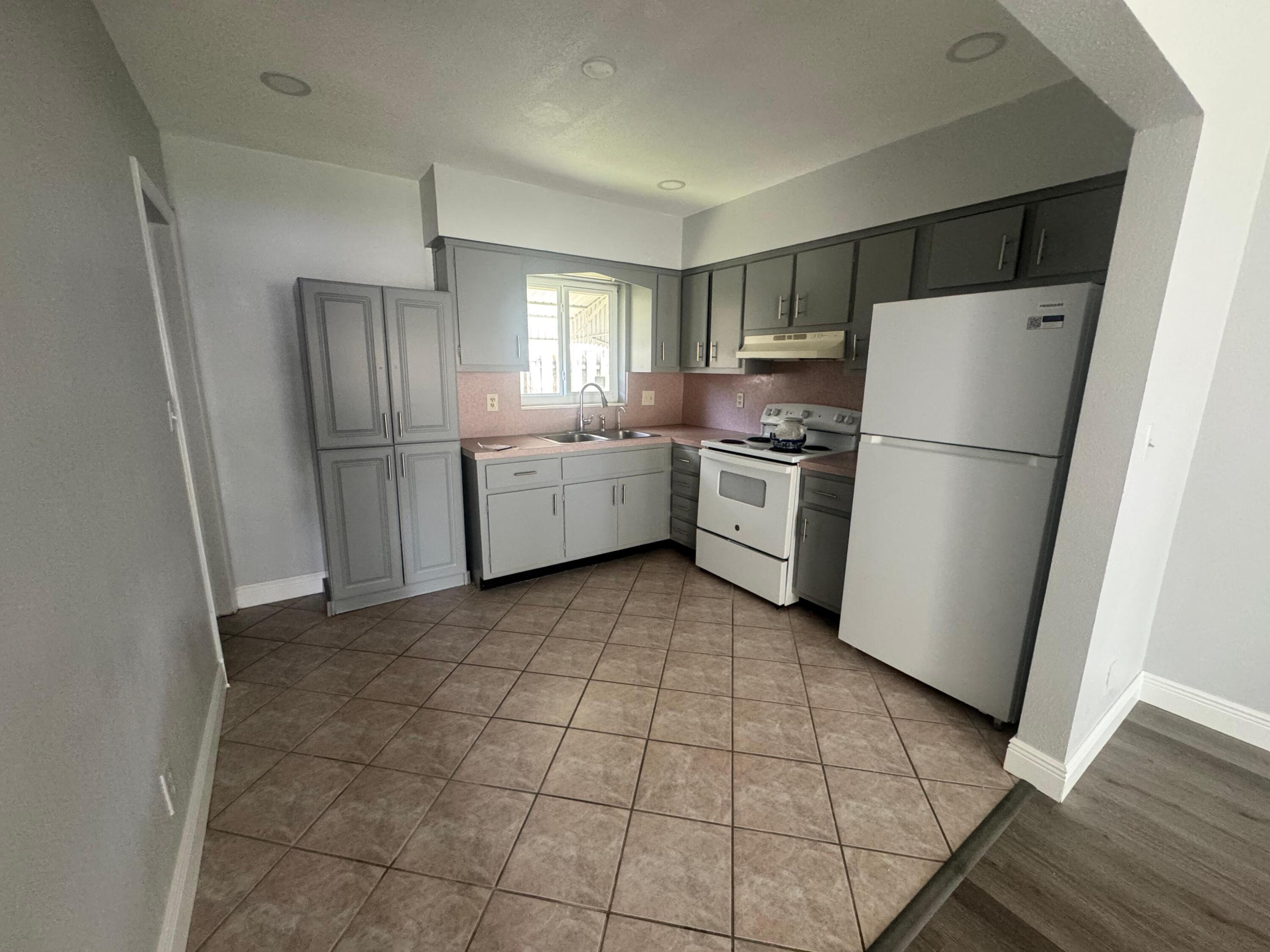 4941 SW 27th Avenue 1-2, Dania Beach, FL 33312, Dania Beach - Photo 5