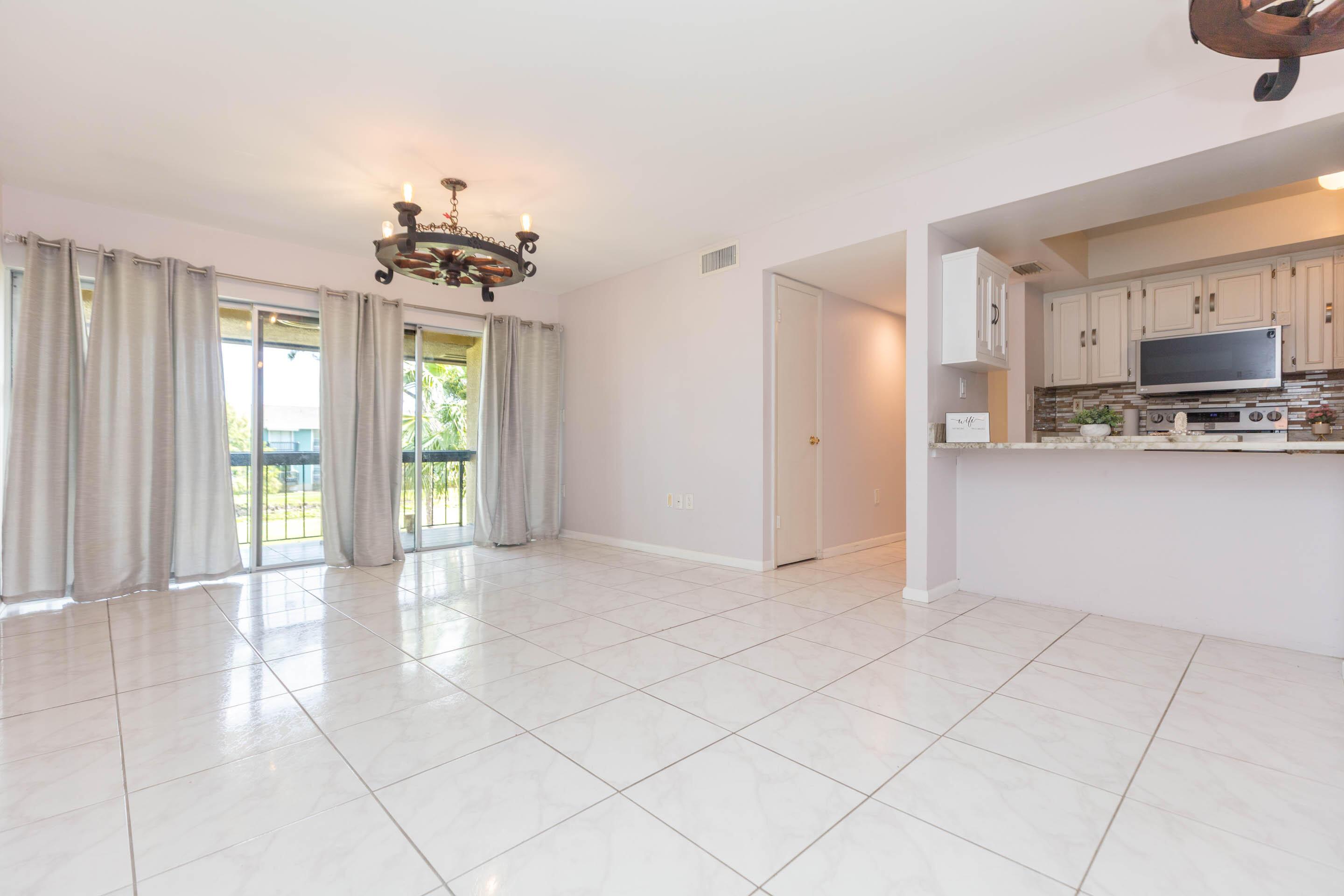 895 N Village Drive N 204, St. Petersburg, FL 33716, St. Petersburg - Photo 2