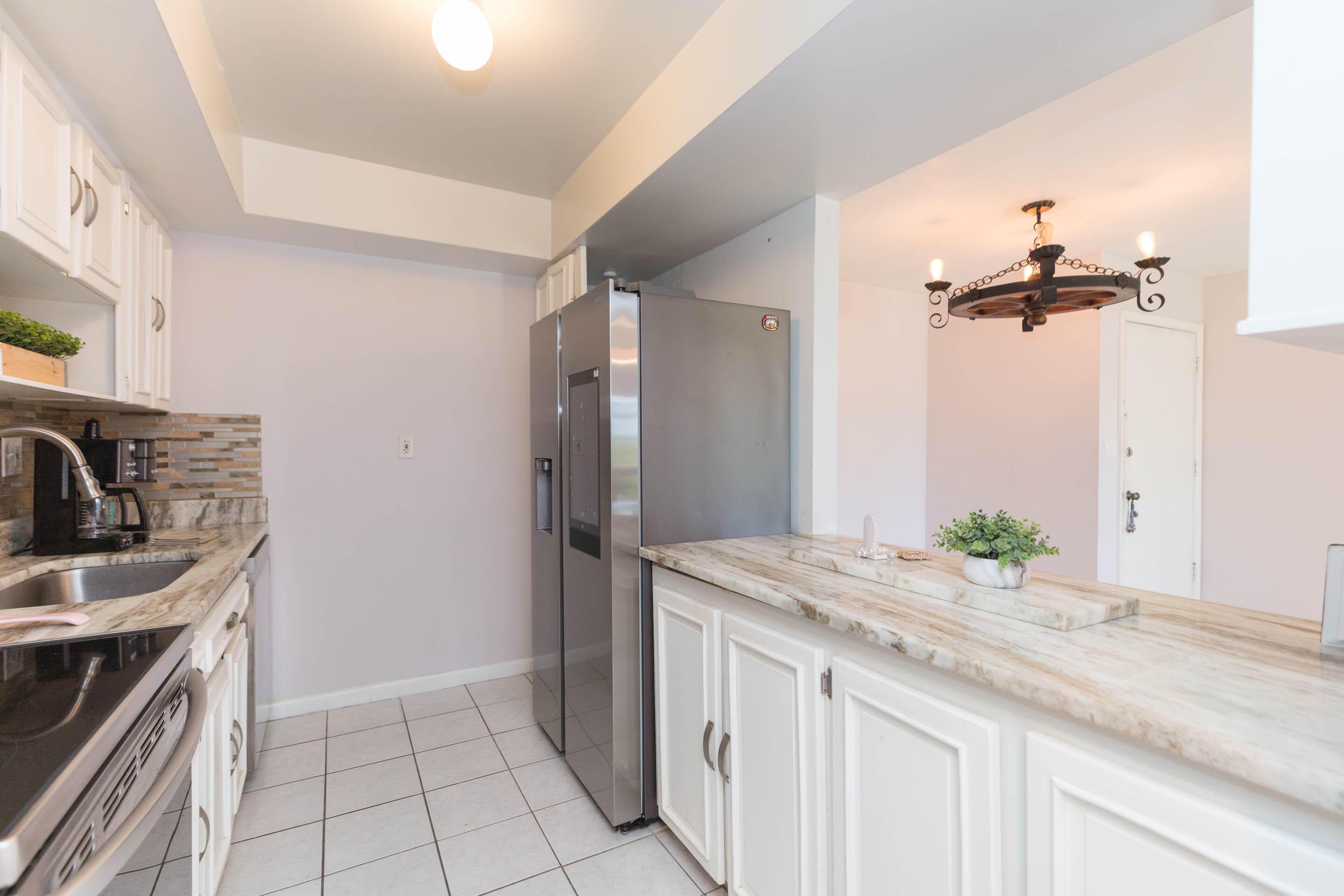 895 N Village Drive N 204, St. Petersburg, FL 33716, St. Petersburg - Photo 3