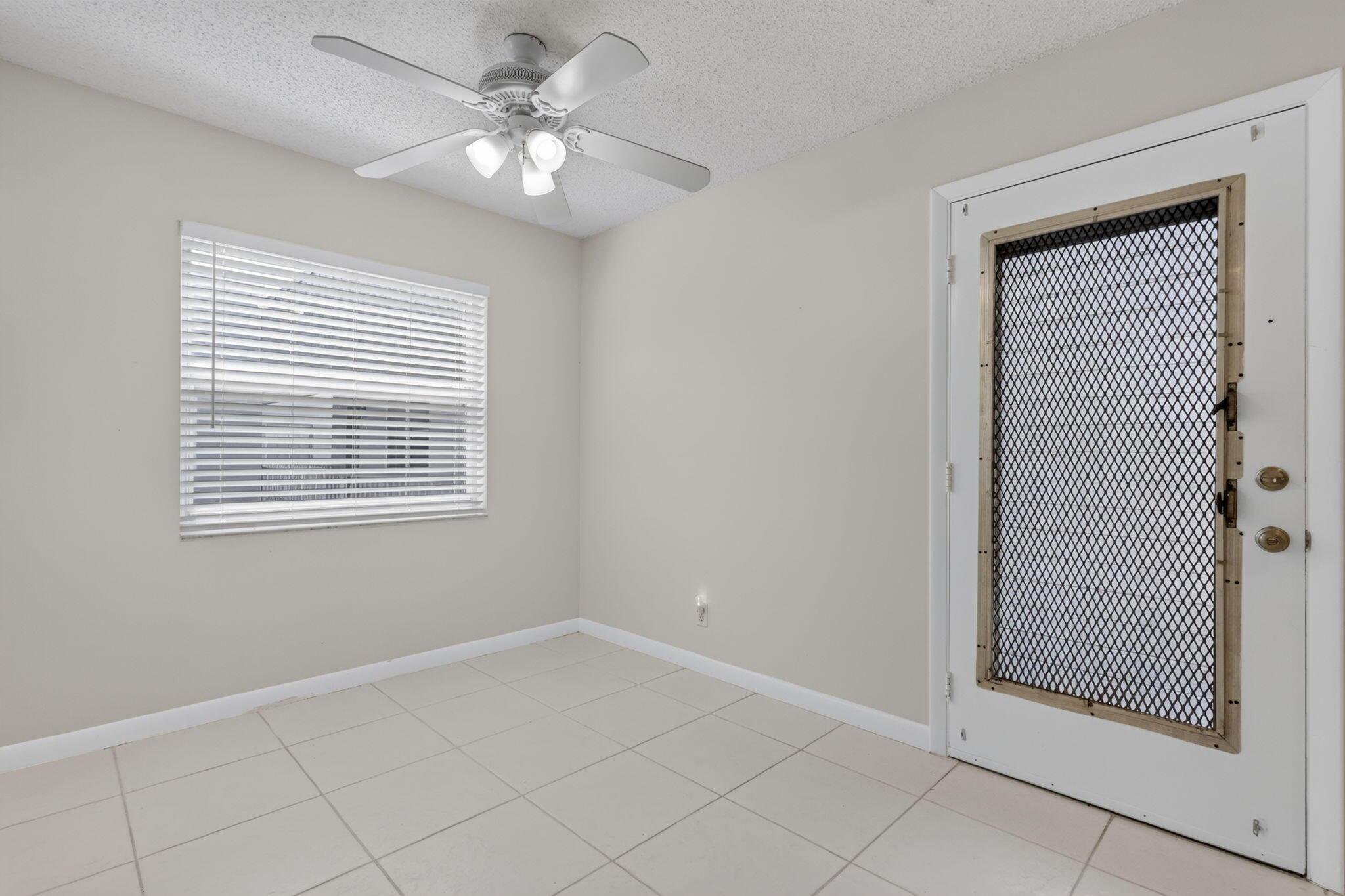 40 Burgundy A, Delray Beach, FL 33484, Delray Beach - Photo 4
