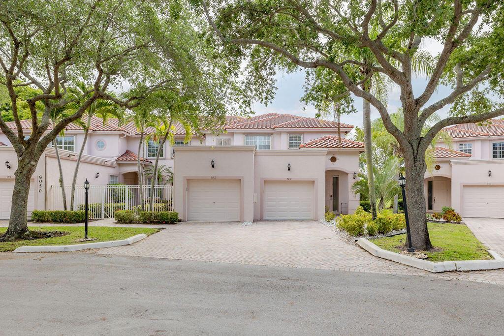 8050 Aberdeen Drive 202, Boynton Beach, FL 33472, Boynton Beach - Photo 3