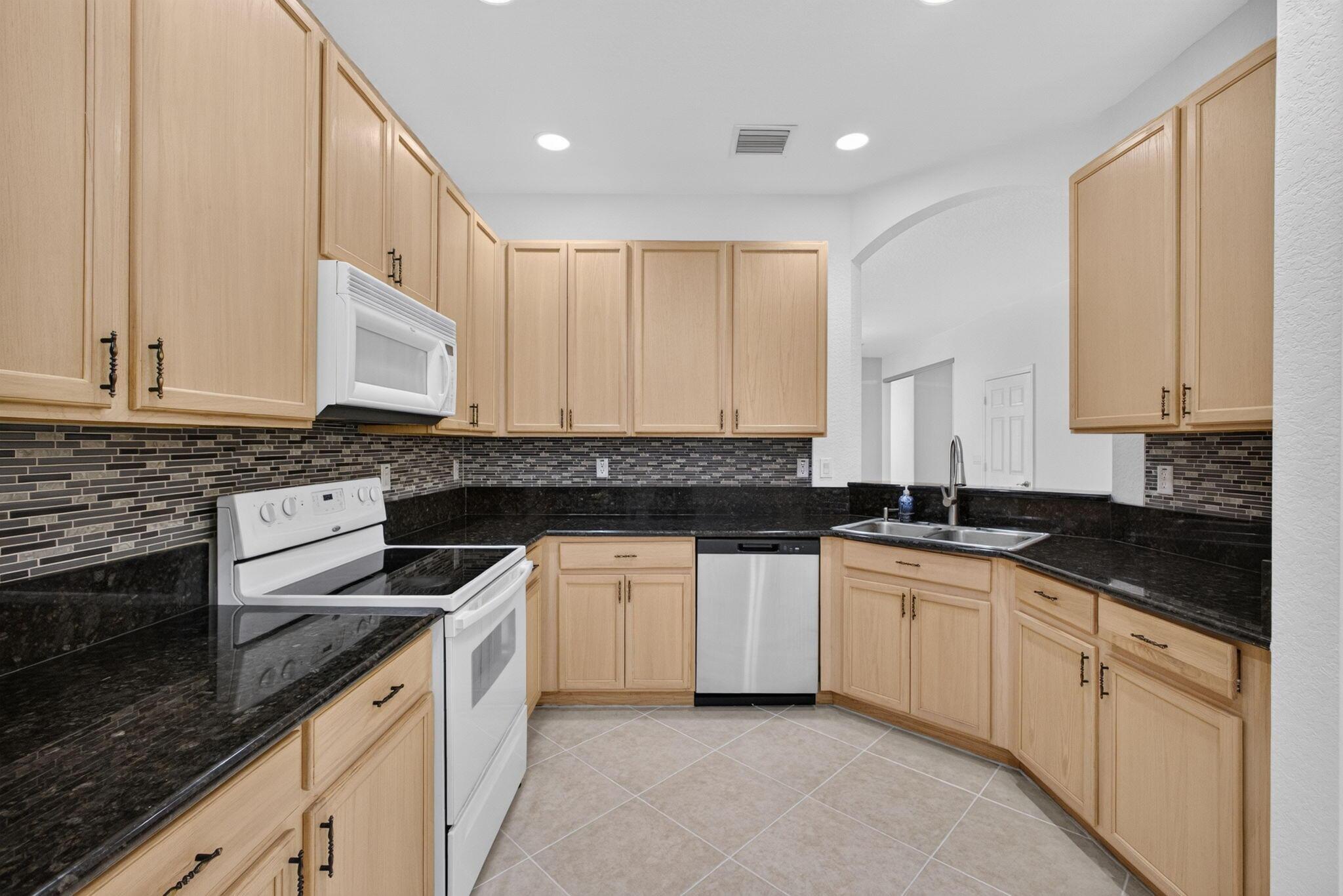 4991 Bonsai Circle 107, Palm Beach Gardens, FL 33418, Palm Beach Gardens - Photo 5