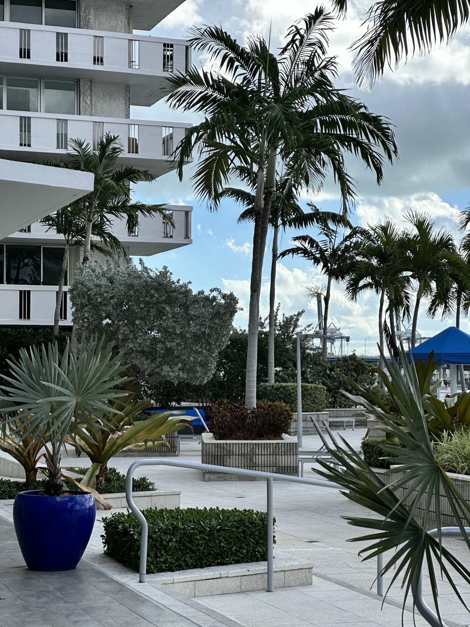800 West Avenue 637, Miami Beach, FL 33139, Miami Beach - Photo 2