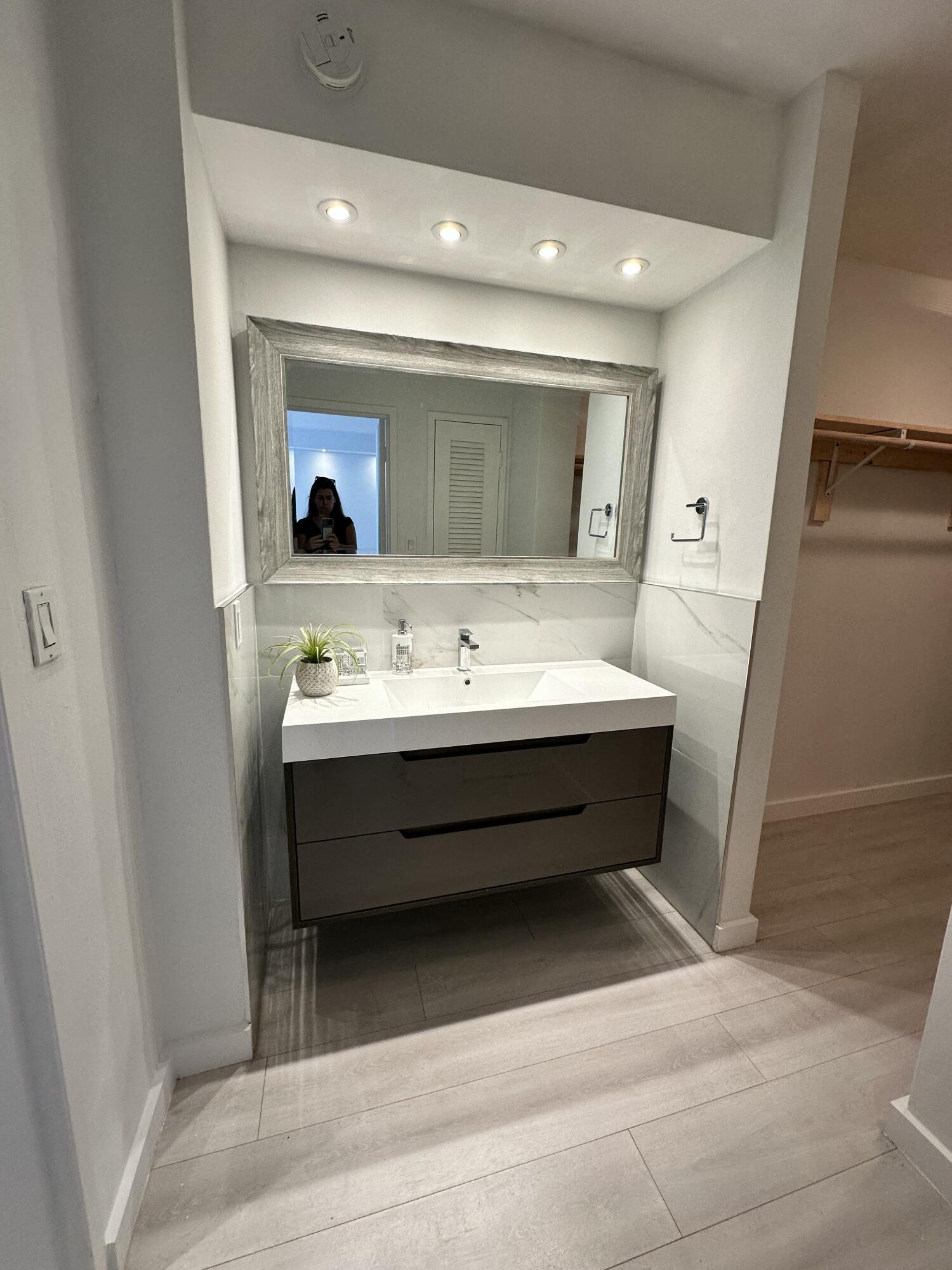 800 West Avenue 637, Miami Beach, FL 33139, Miami Beach - Photo 5