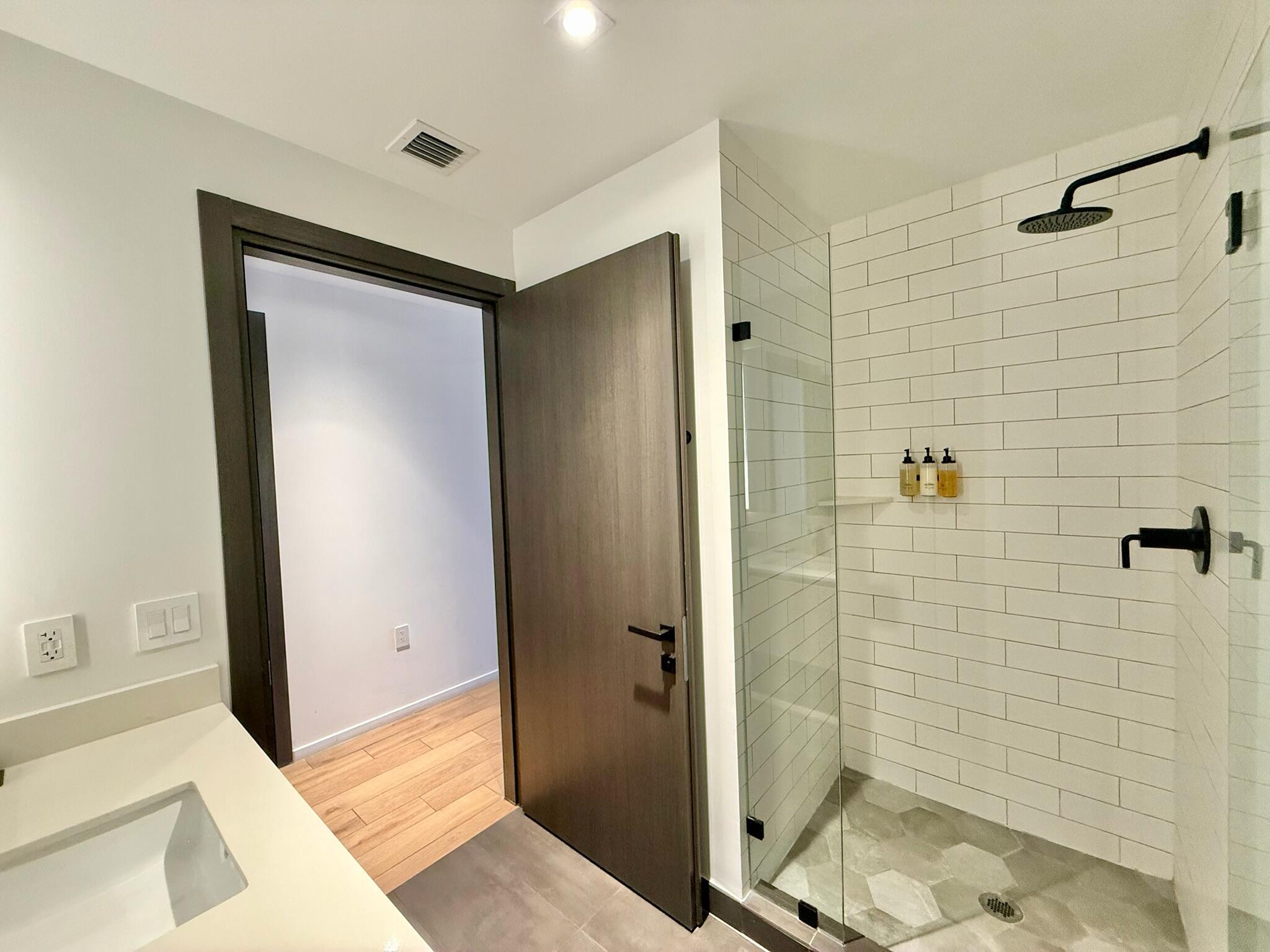398 NE 5th Street 3907, Miami, FL 33132, Miami - Photo 5