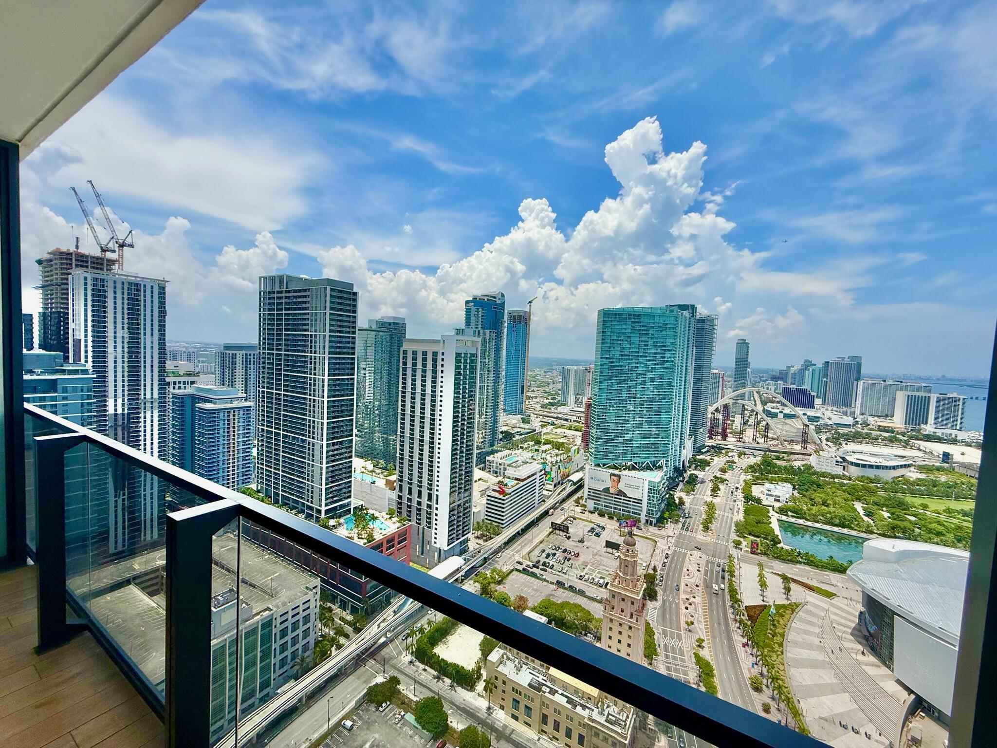 398 NE 5th Street 3907, Miami, FL 33132, Miami - Photo 2