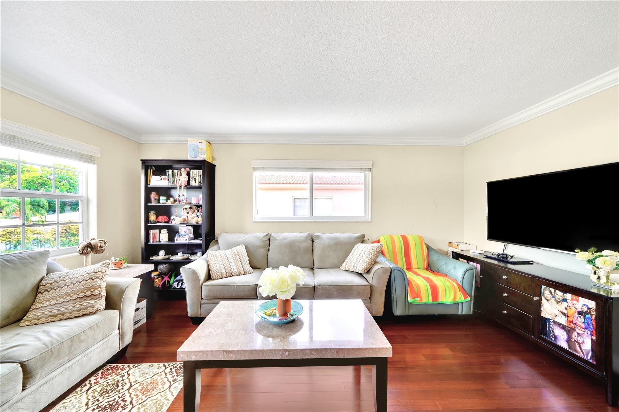 2701 Middle River Drive 11, Fort Lauderdale, FL 33306, Fort Lauderdale - Photo 2