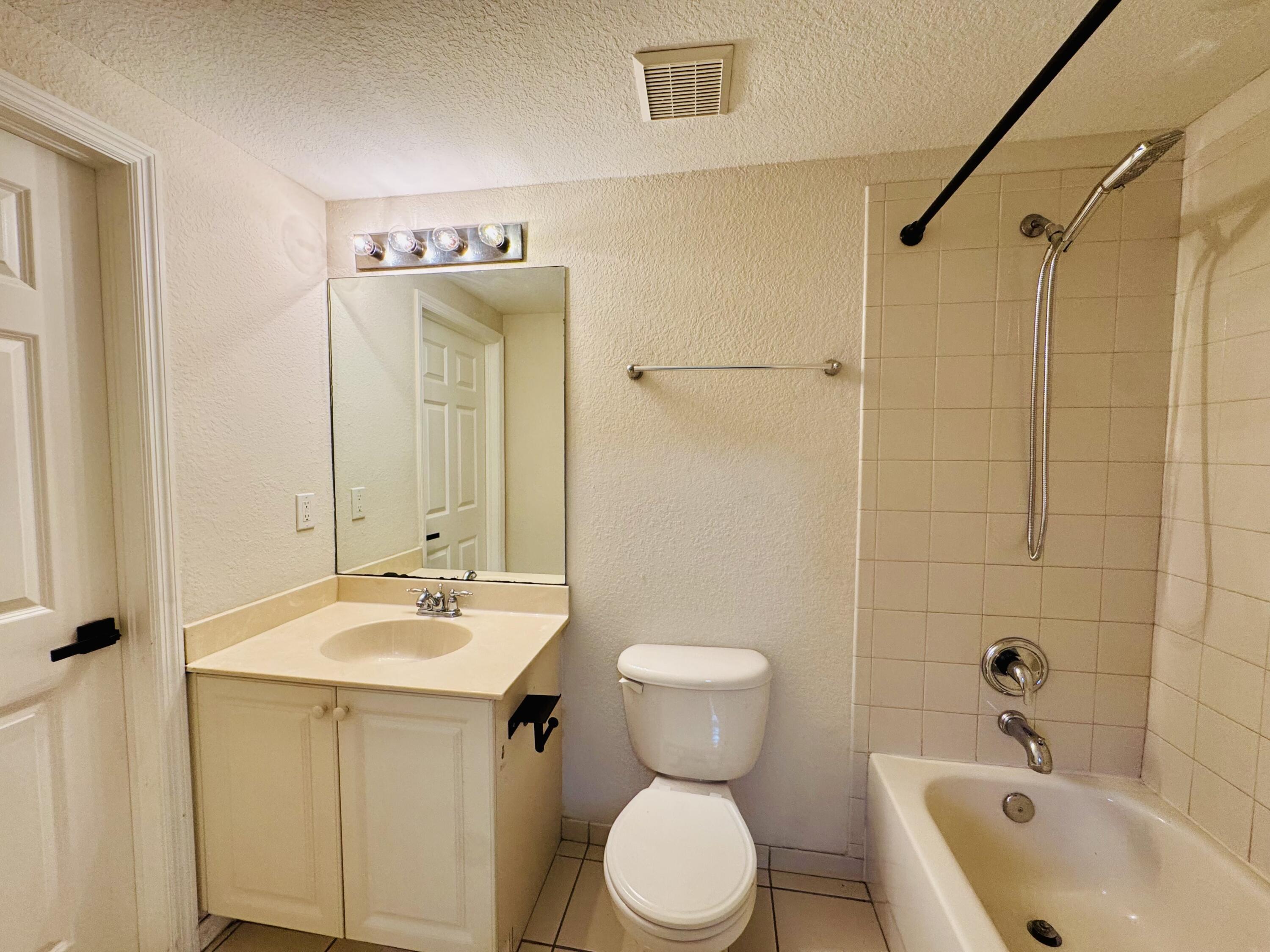 1954 Freeport Lane 1954, Riviera Beach, FL 33404, Riviera Beach - Photo 5