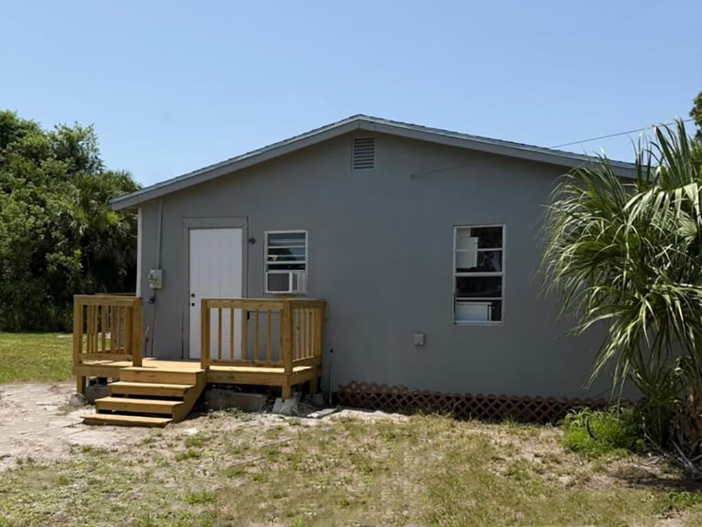 4250 29th Avenue, Vero Beach, FL 32967, Vero Beach - Photo 3